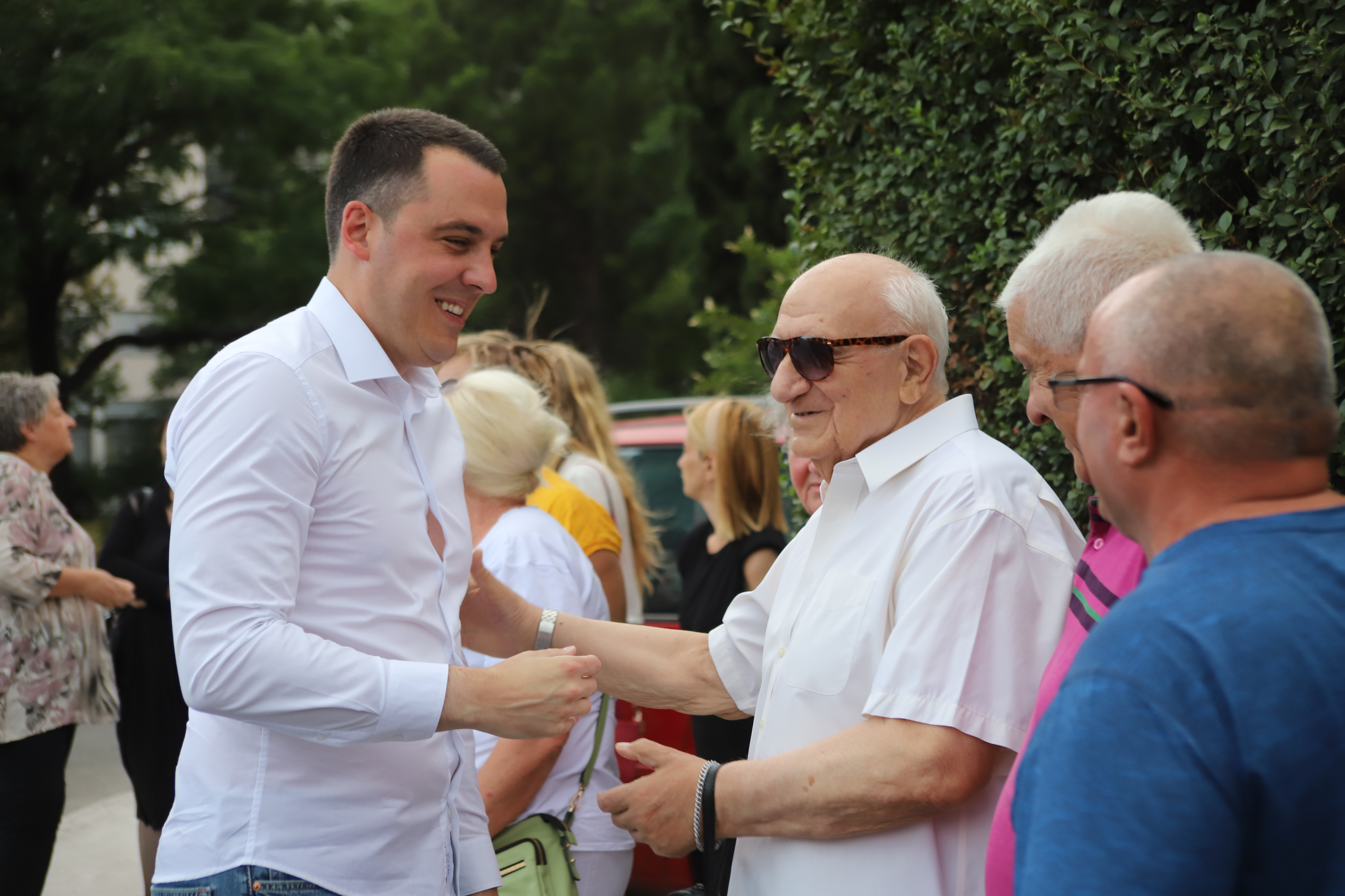 Sanirana saobraćajnica i novih 85 parking mjesta u MZ 19. decembar; Građani zadovoljni razvojem ovog dijela grada