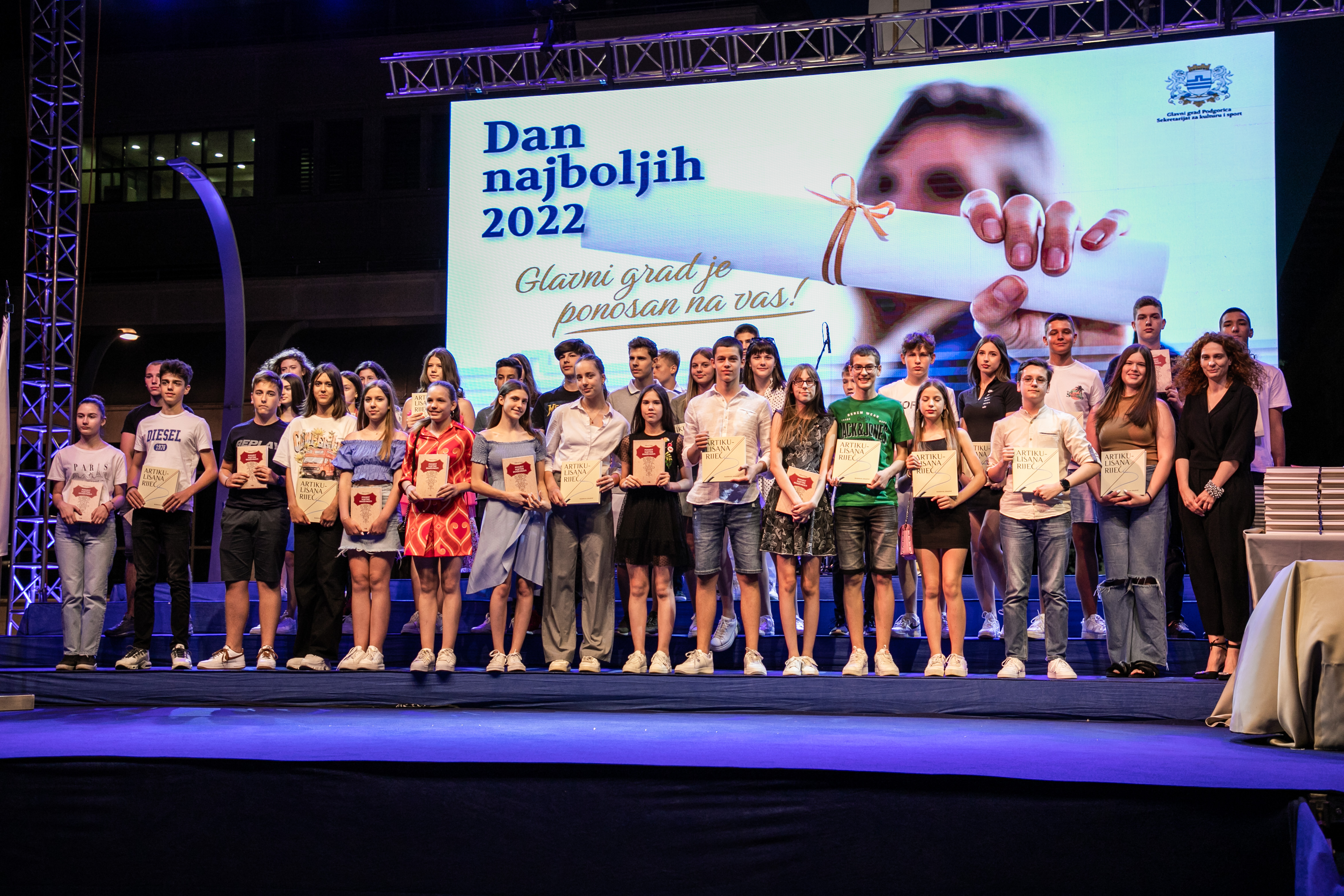 Dodijeljene nagrade najboljim osnovcima; Medigović: Znanje je moć, sloboda i najjači štit u svakom vremenu