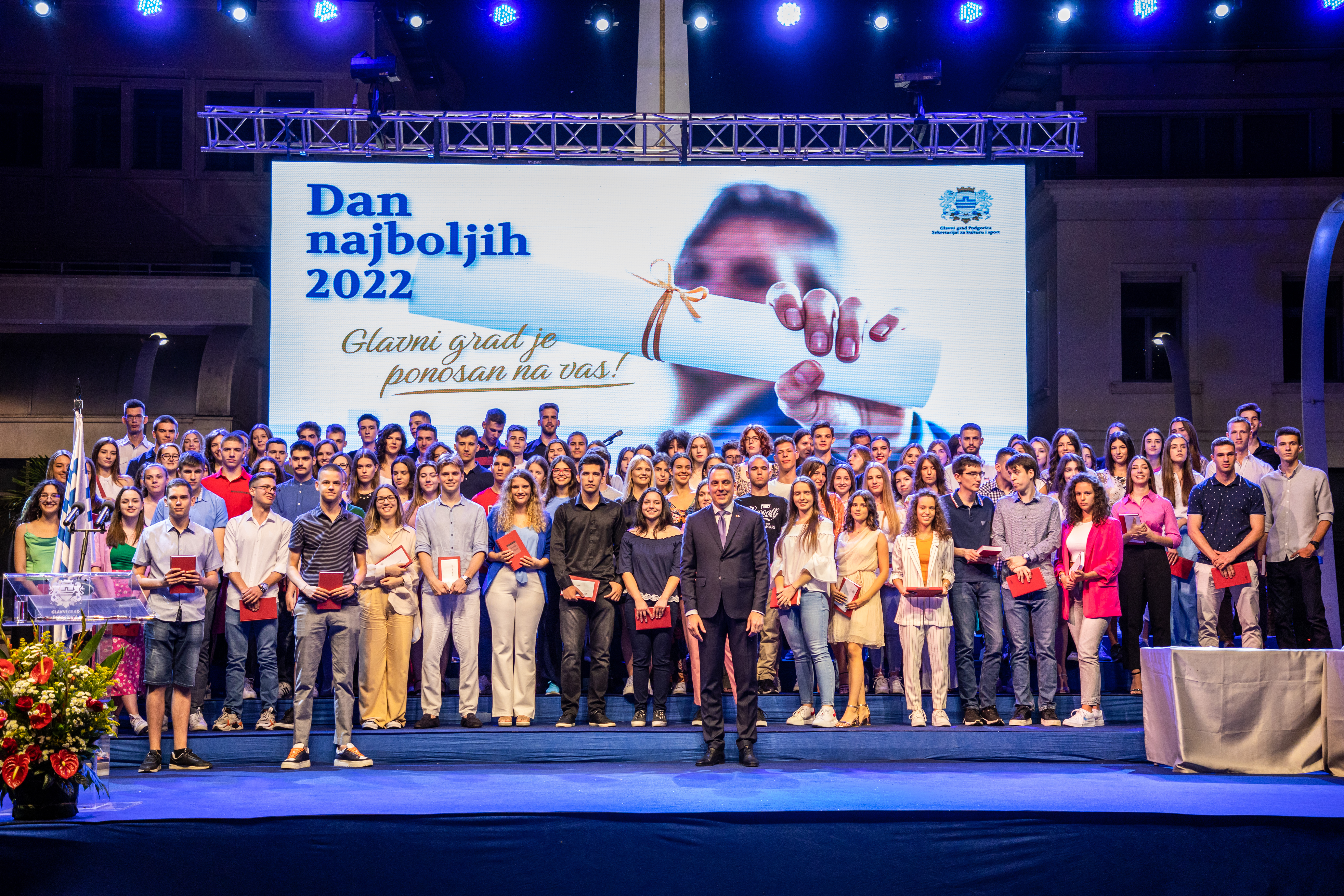 Uručene nagrade najboljim srednjoškolcima; Vuković: Vaš grad je danas ponosan na vas i sjutra računa na vas