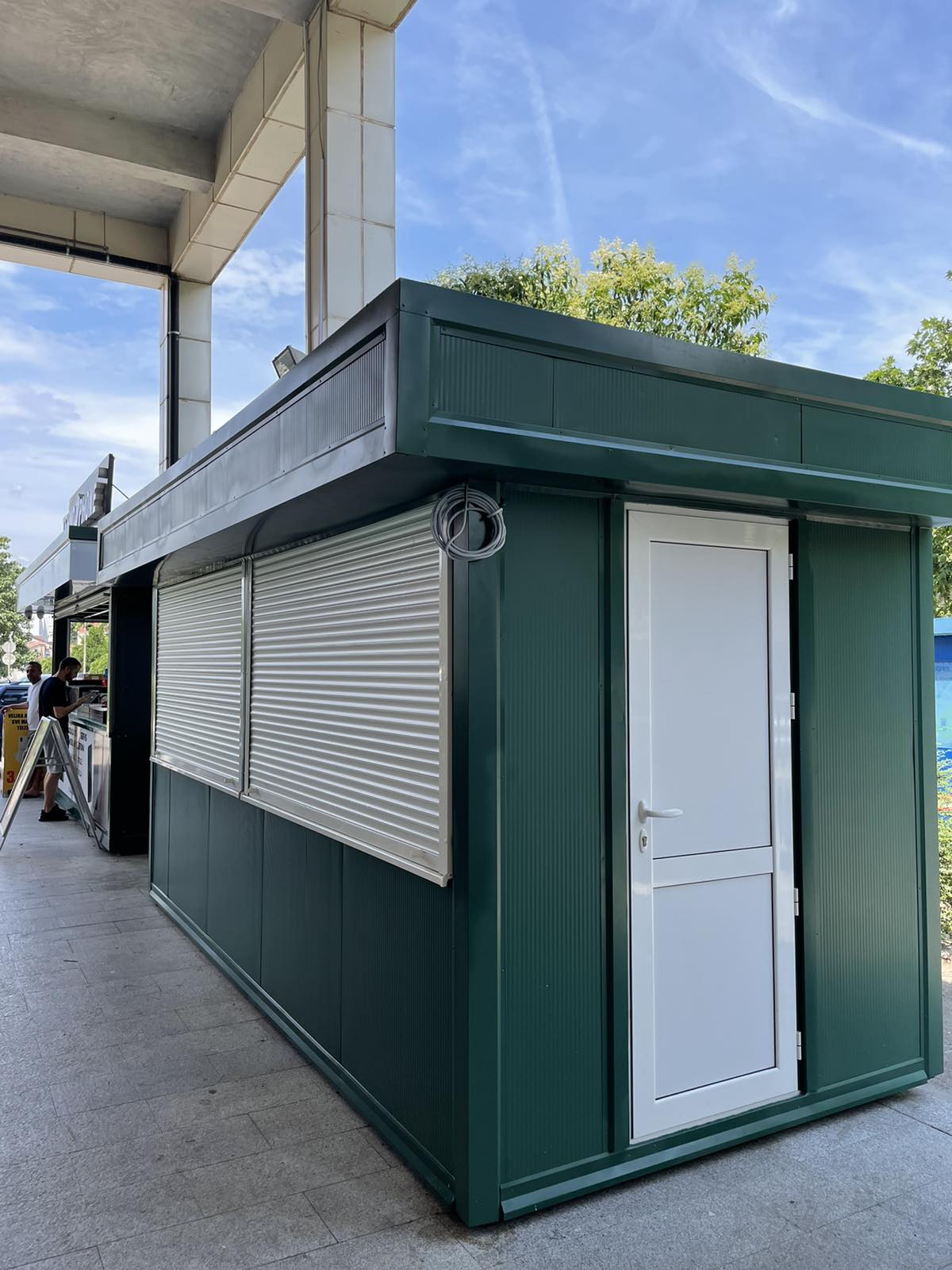 U krugu TC "Pobrežje" postavljeni privremeni objekti koji uskoro počinju sa radom