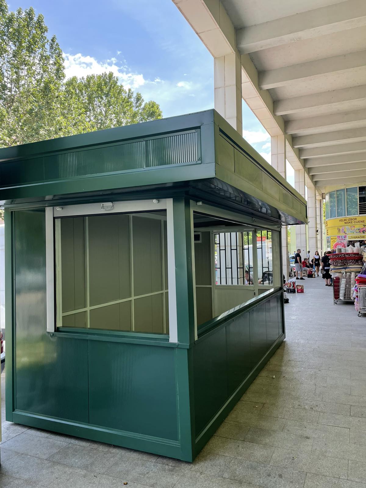 U krugu TC "Pobrežje" postavljeni privremeni objekti koji uskoro počinju sa radom