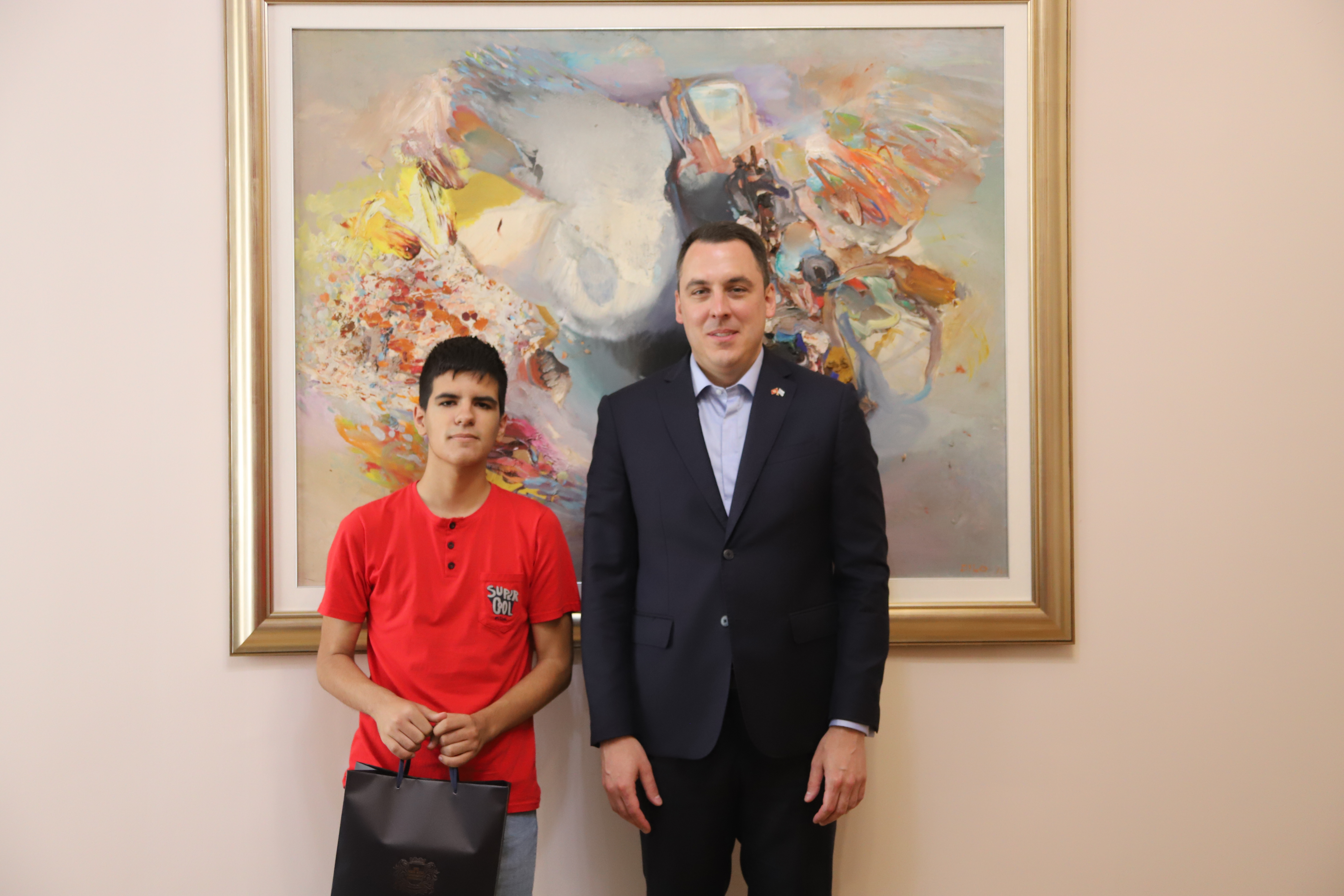 Vuković sa pobjednicima državnog takmičenja Svjetske olimpijade robotike: Podgorica postaje atraktivna IT destinacija