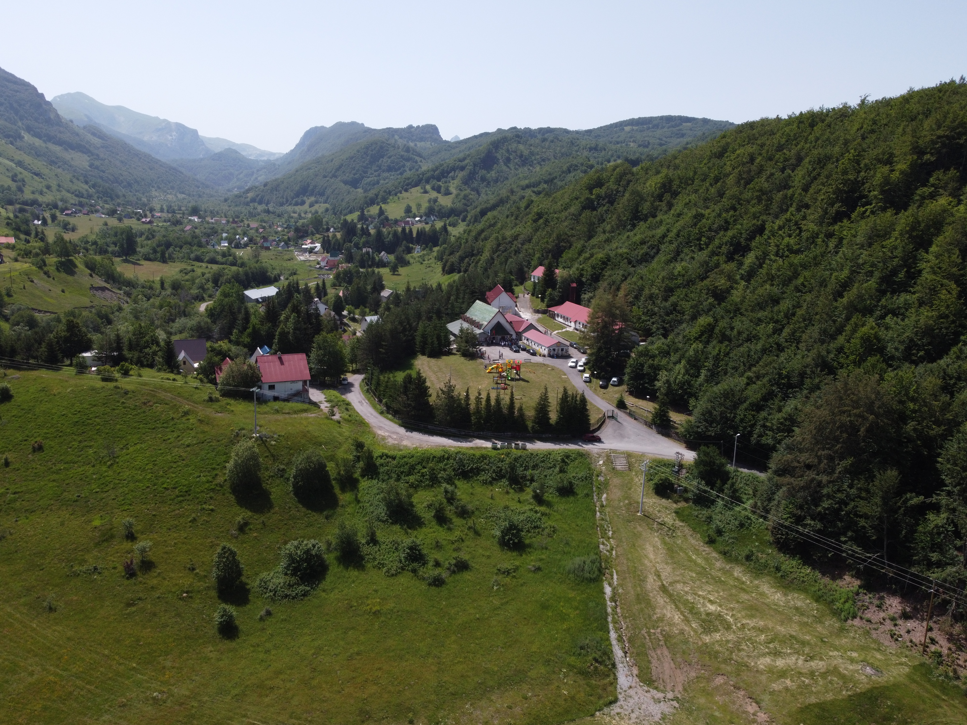 Mališani iz Podgorice i Ukrajine prvi gosti dječjeg odmarališta na Veruši