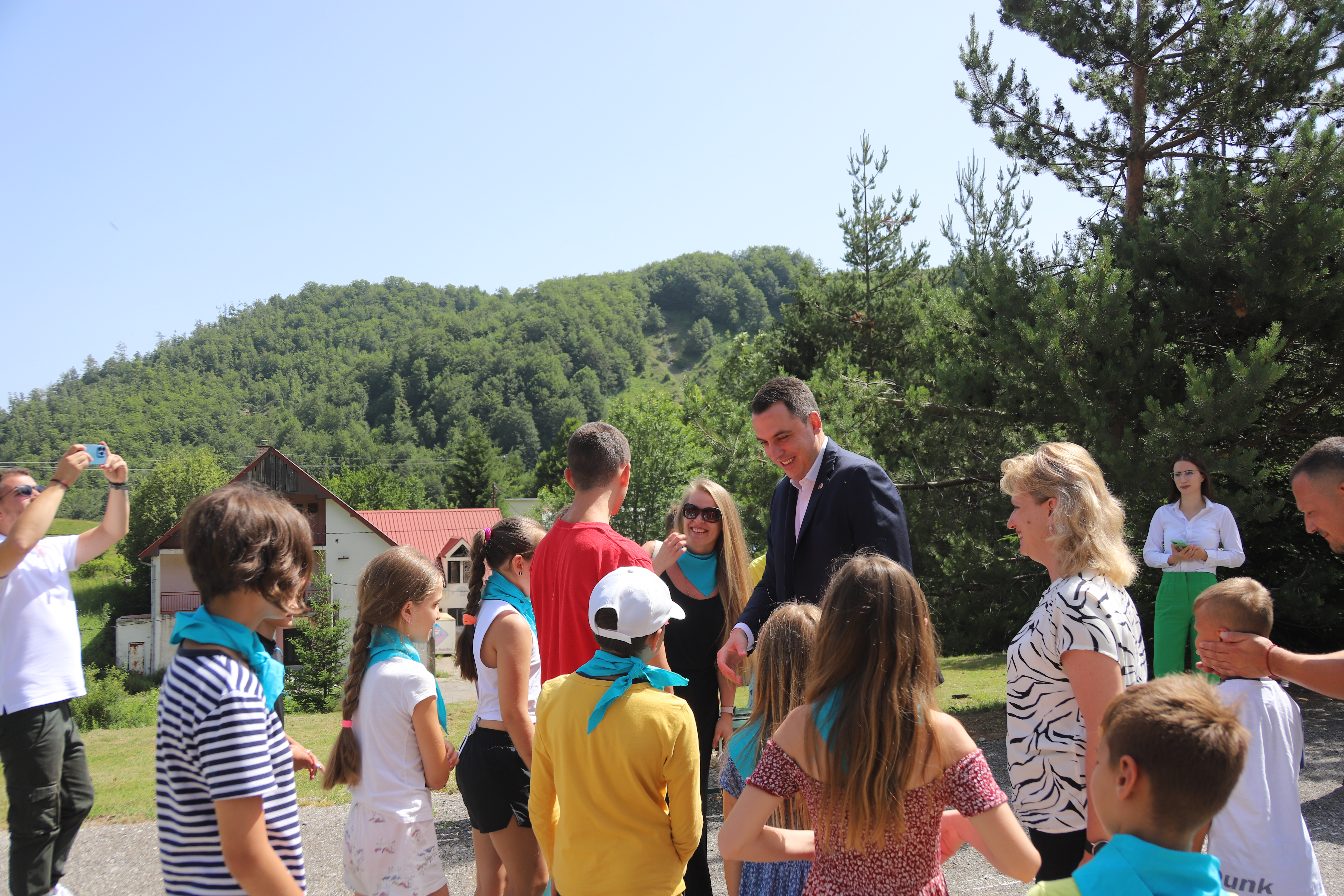 Mališani iz Podgorice i Ukrajine prvi gosti dječjeg odmarališta na Veruši