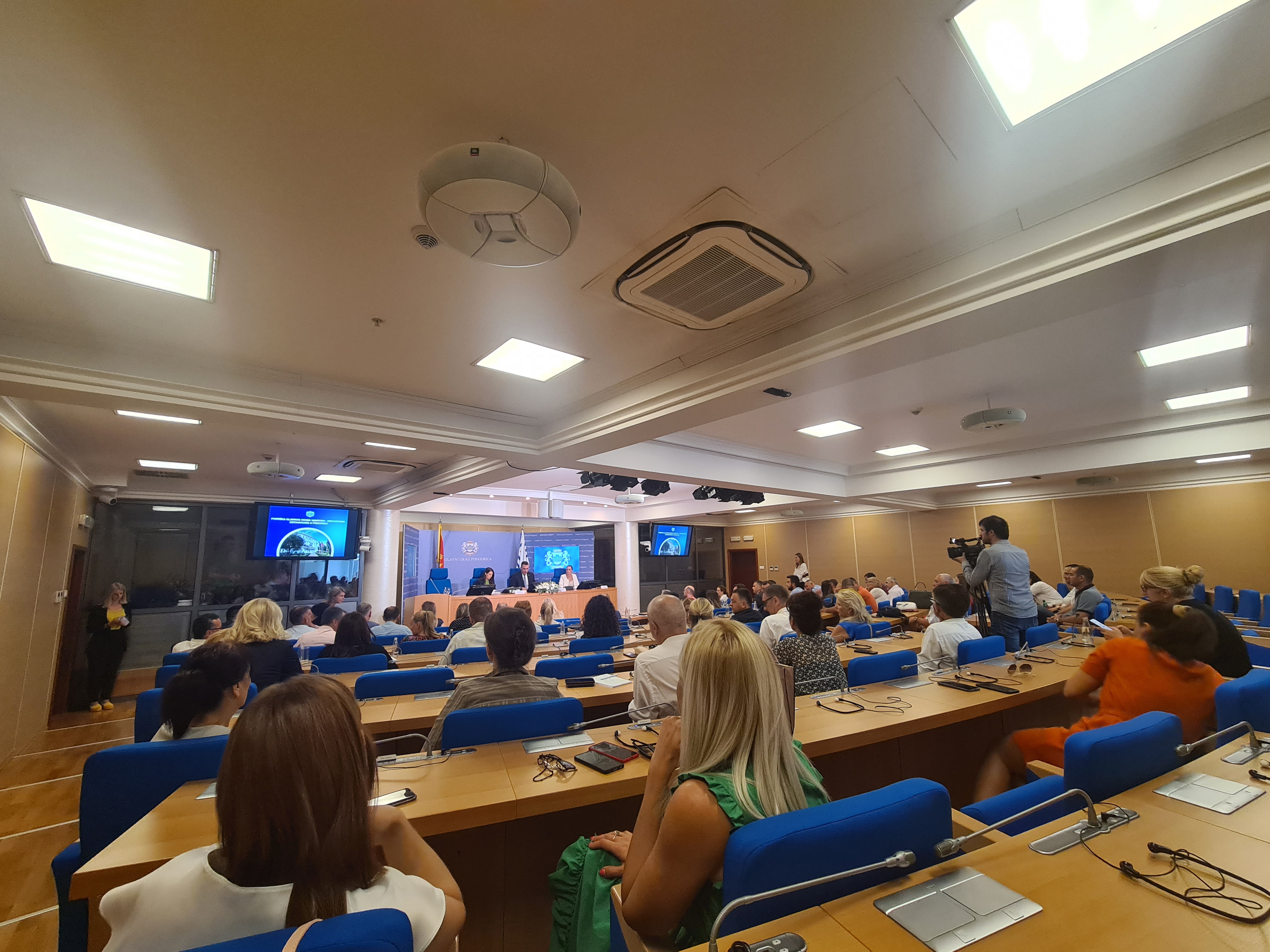 Vuković sa predstavnicima vaspitno-obrazovnih ustanova i savjetima roditelja