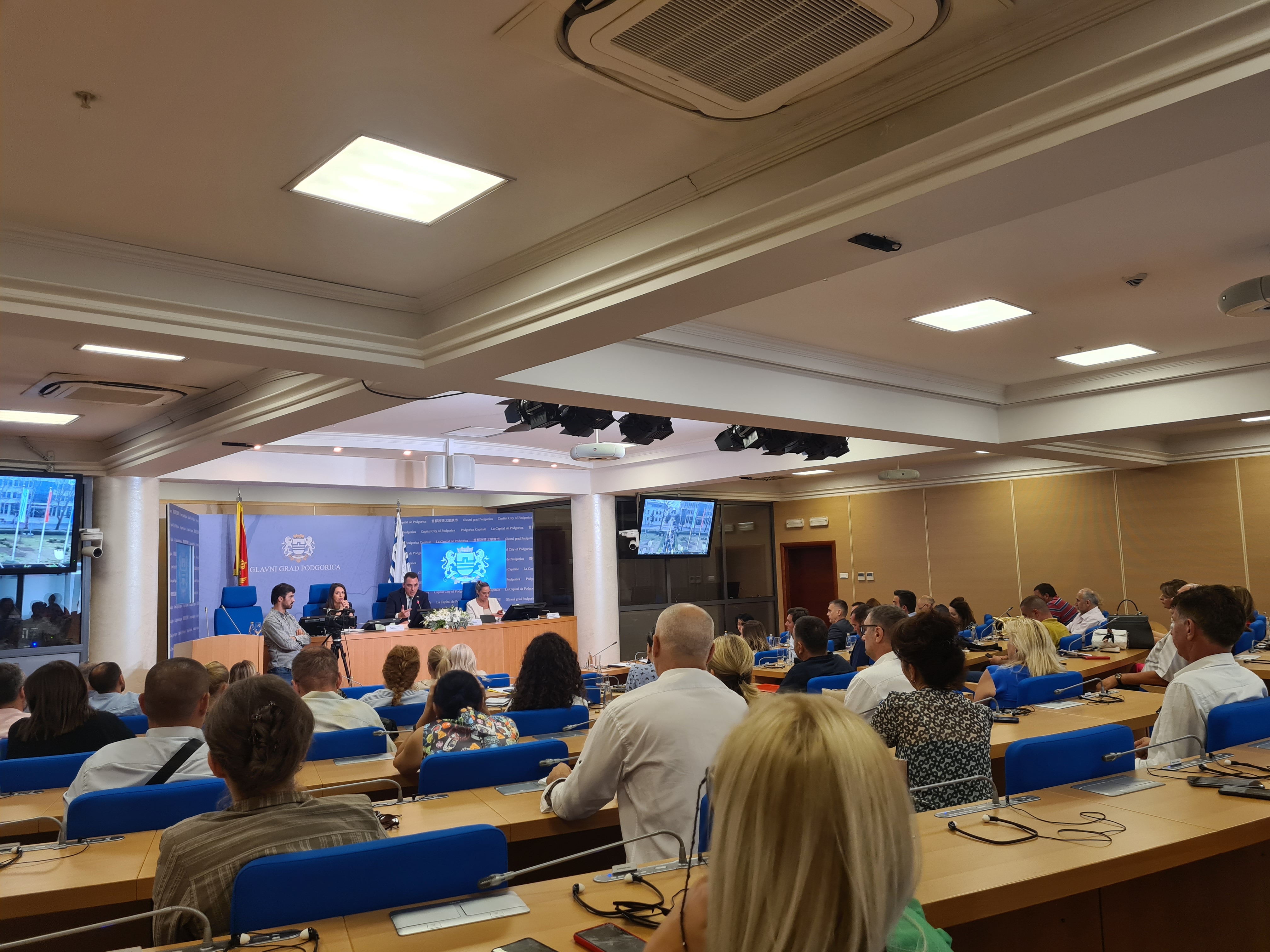 Vuković sa predstavnicima vaspitno-obrazovnih ustanova i savjetima roditelja