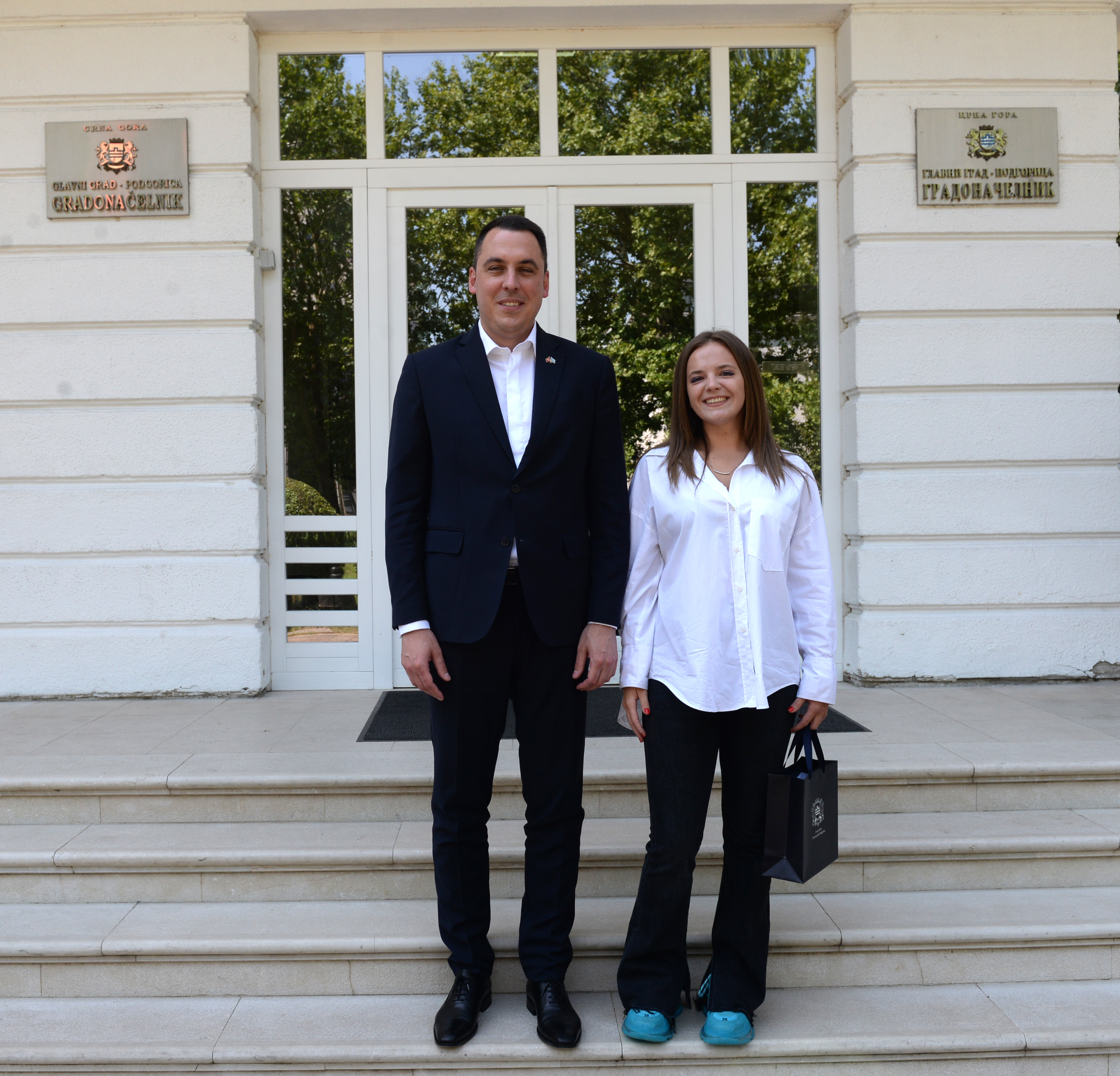 Vuković poželio sreću prvoj ženi vatrogascu u Službi zaštite i spašavanja