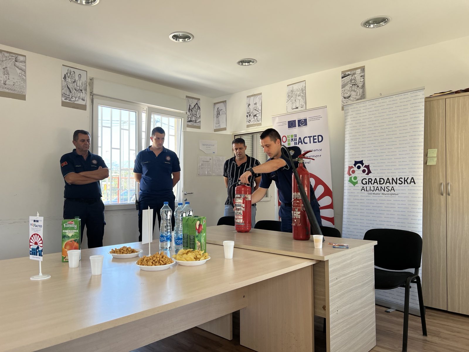 Organizovana obuka o pravilnom postupanju sa PP aparatima i gašenju požara za pripadnike RE populacije