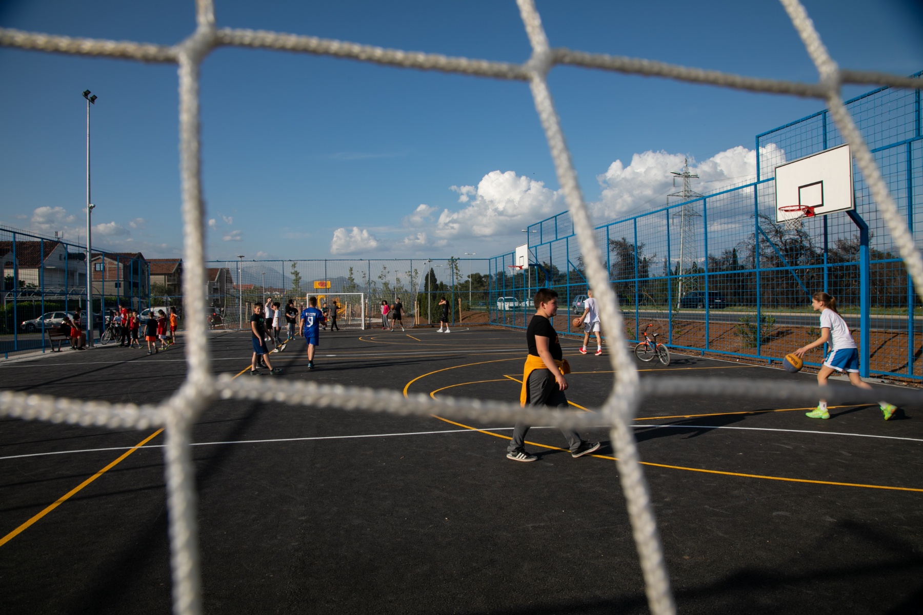 Stvaramo uslove za srećno odrastanje: Sve veći broj novih i obnovljenih sportskih poligona krasi Podgoricu