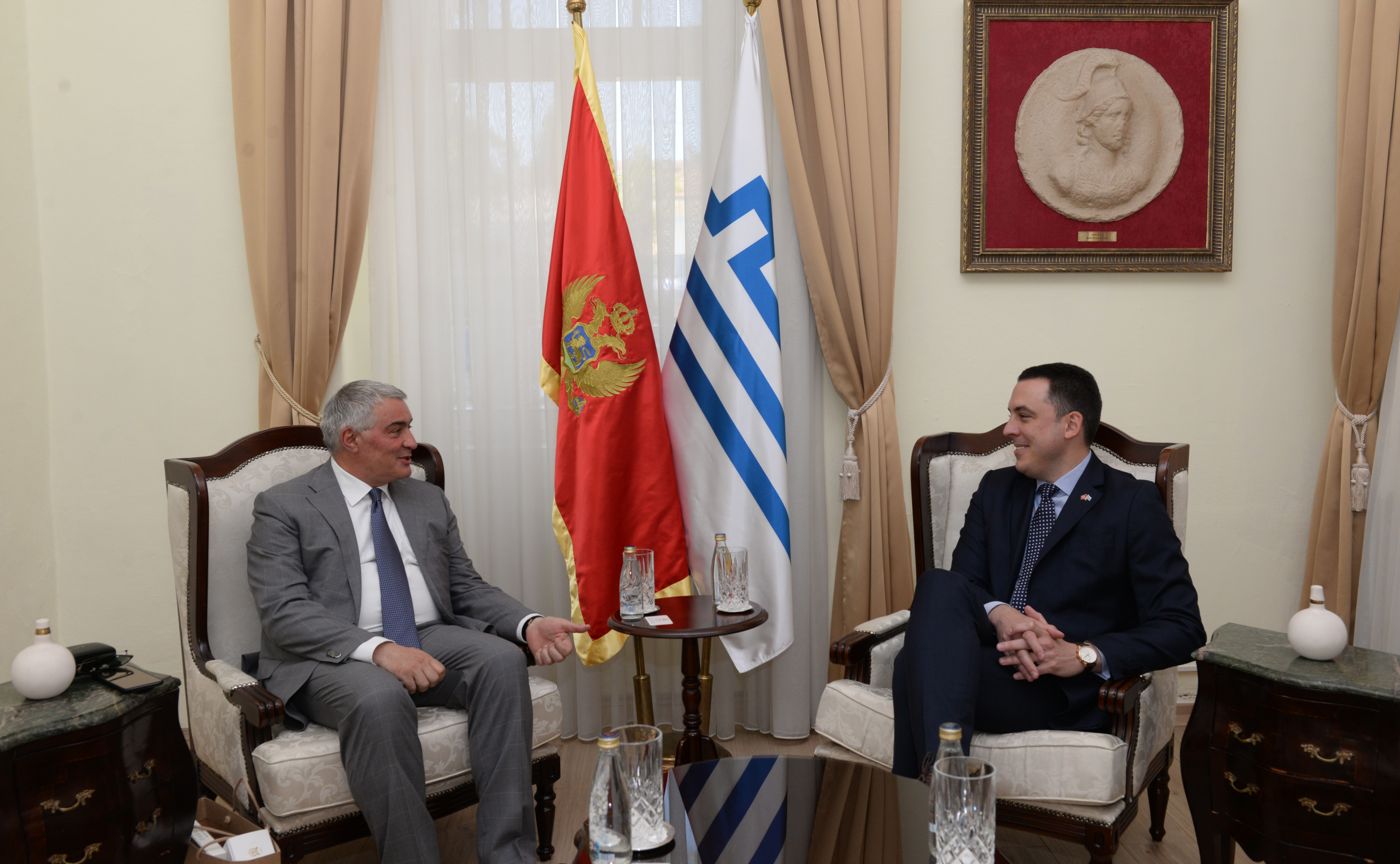 Vuković sa Hovakimianom: Jačati saradnju između Podgorice i Jerevana