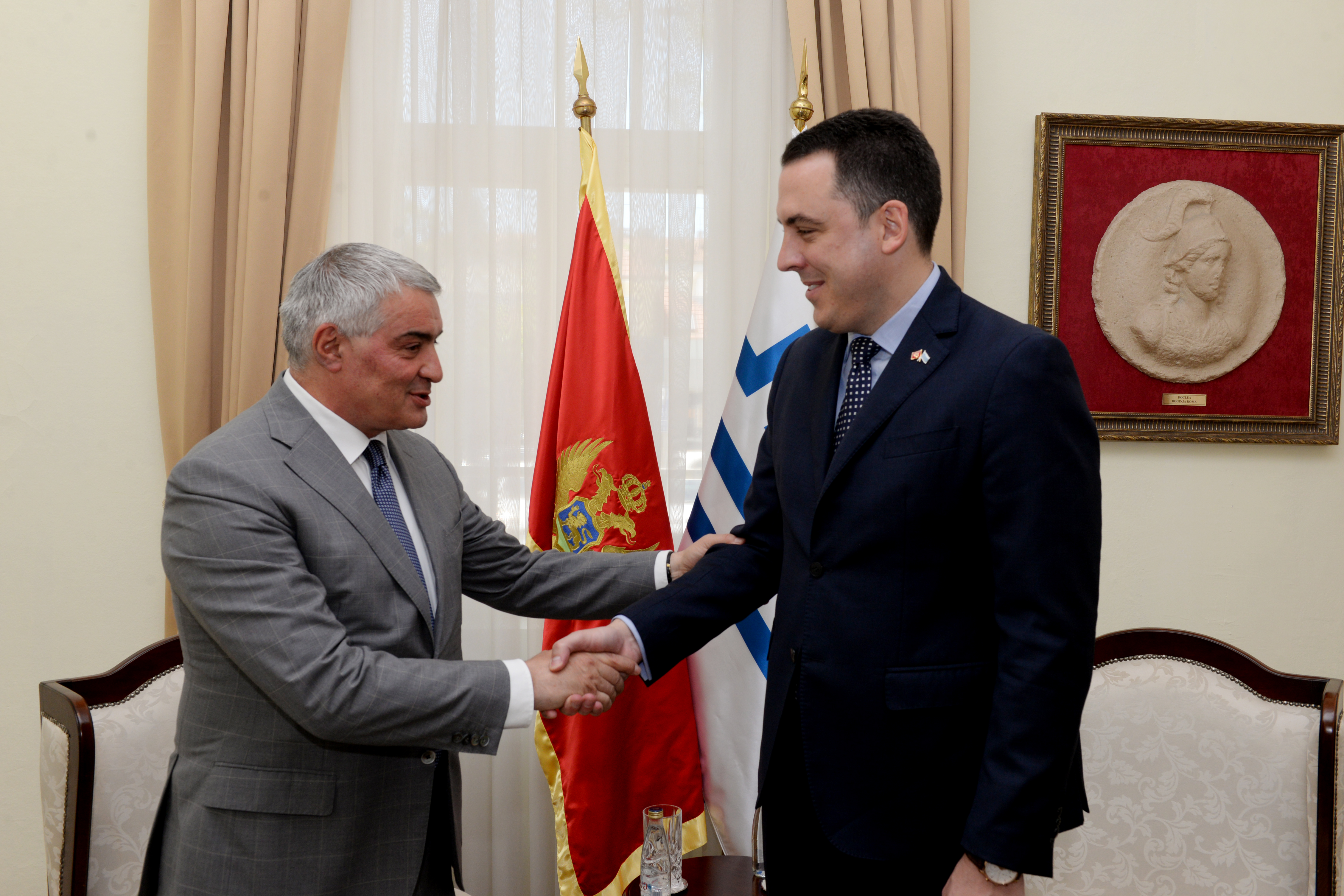 Vuković sa Hovakimianom: Jačati saradnju između Podgorice i Jerevana