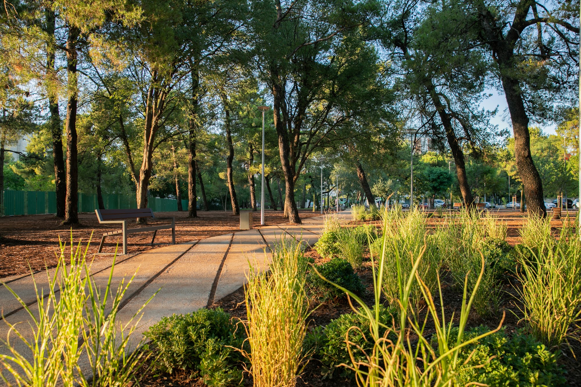 Nepristupačni prostor kod Kliničkog centra Crne Gore pretvoren u parkovsku površinu