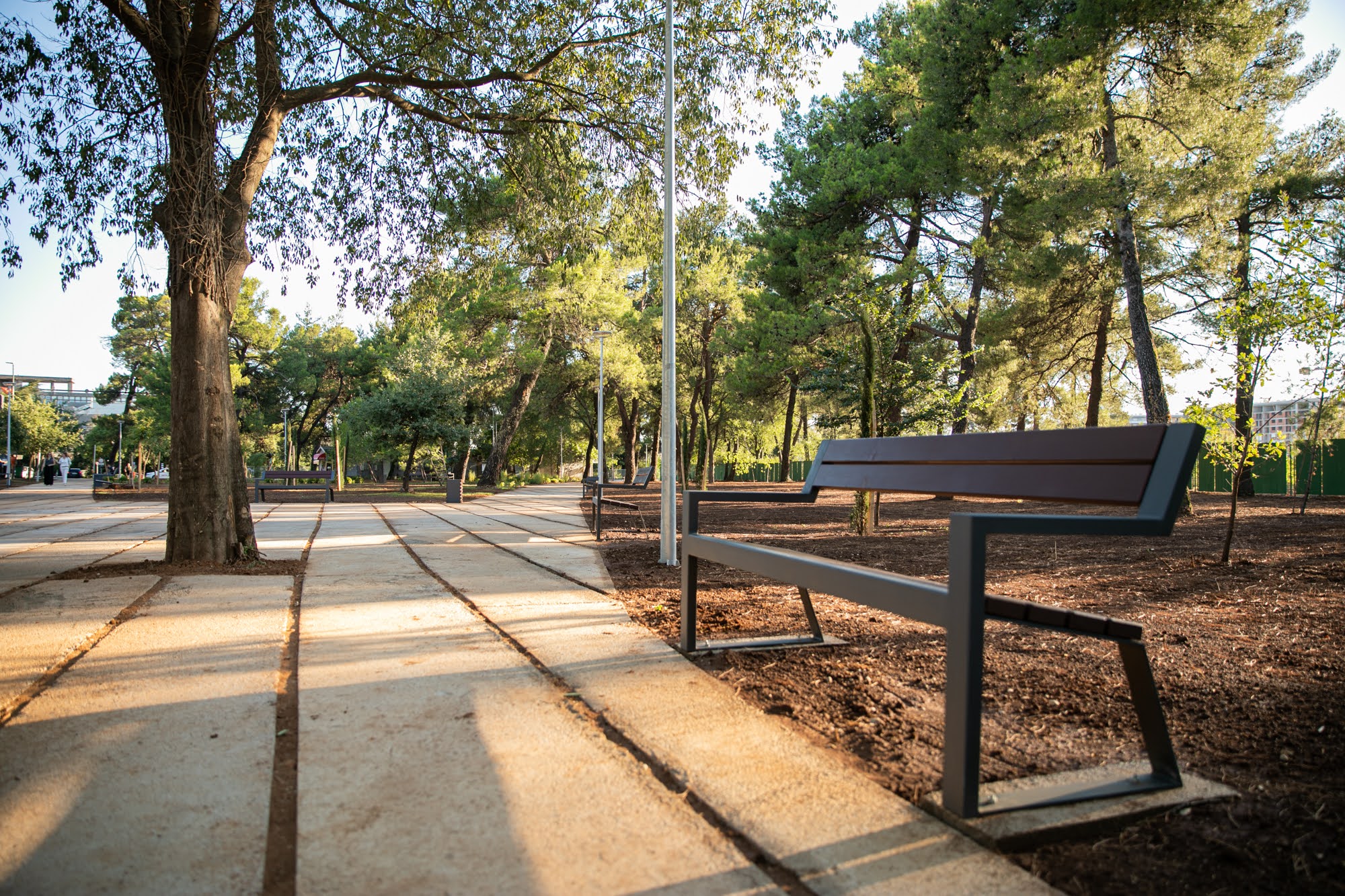 Nepristupačni prostor kod Kliničkog centra Crne Gore pretvoren u parkovsku površinu