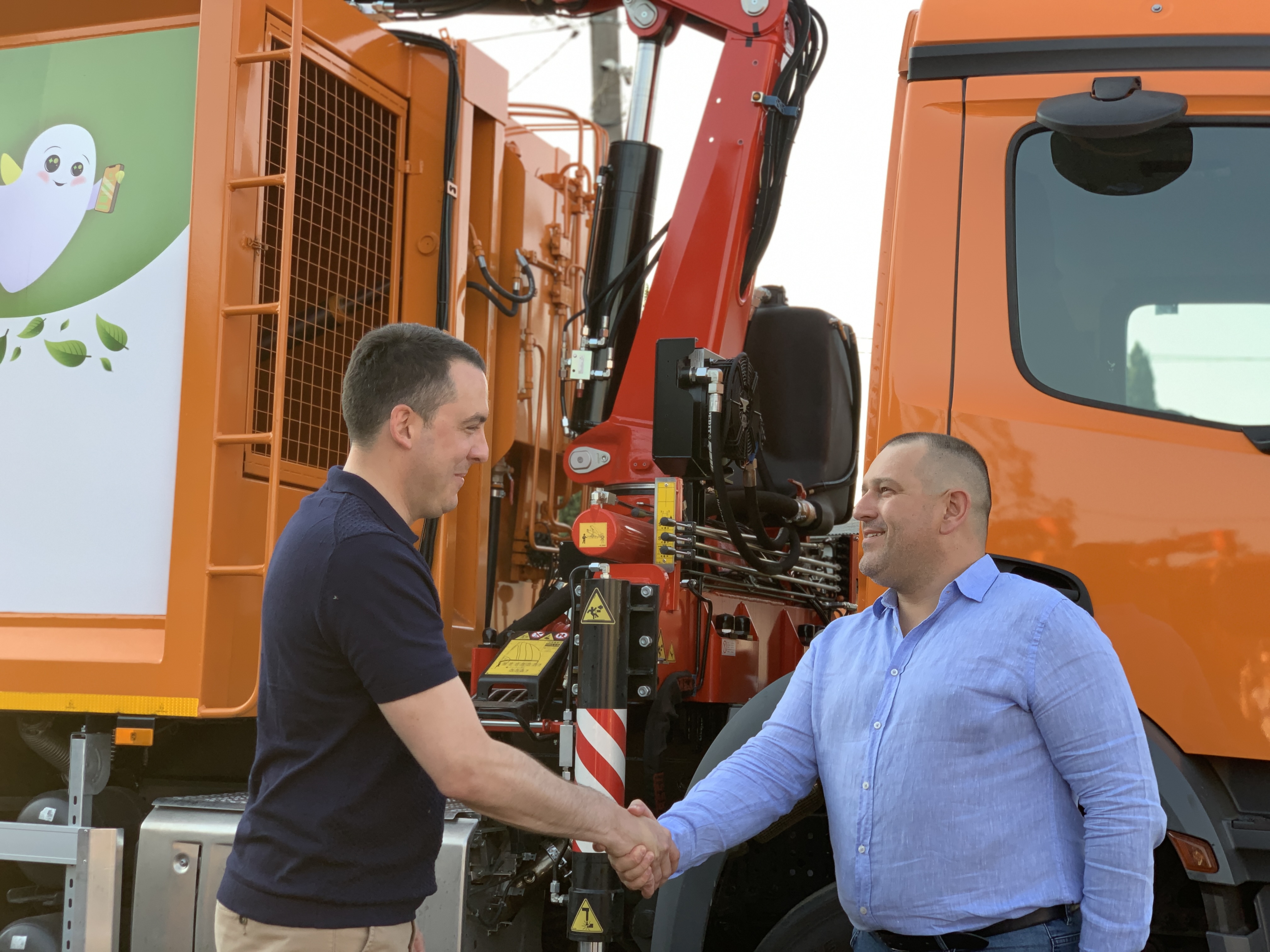 Nova ulaganja u modernizaciju opreme "Čistoće"; Autosmećar vrijedan preko 250.000 eura predat na upotrebu