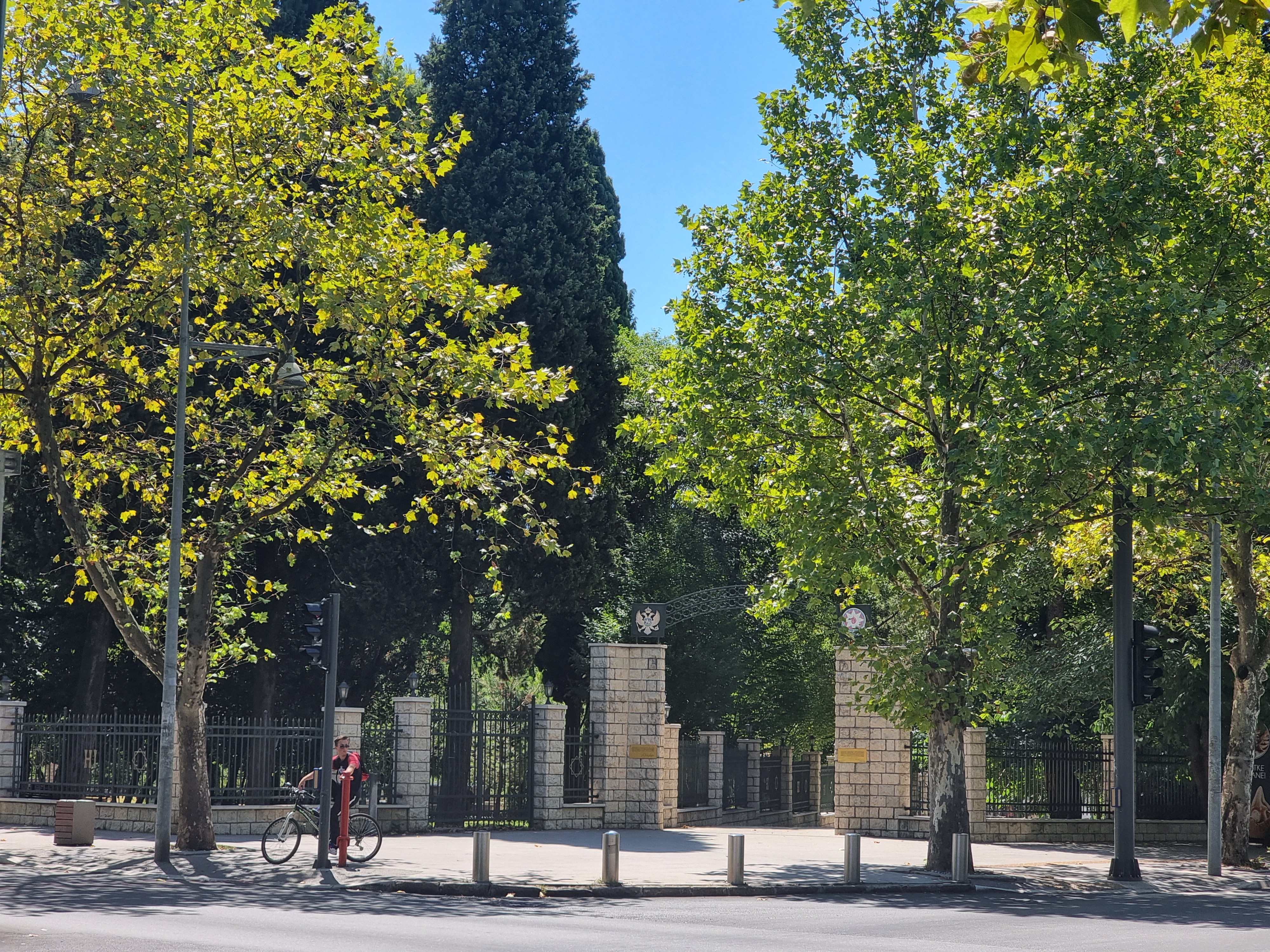 Kraljev park i dalje zatvoren za posjetioce; Speleološka istraživanja pokazala da je na mjestu urušavanja tla ispod zemlje objekat, slijede geofizička istraživanja