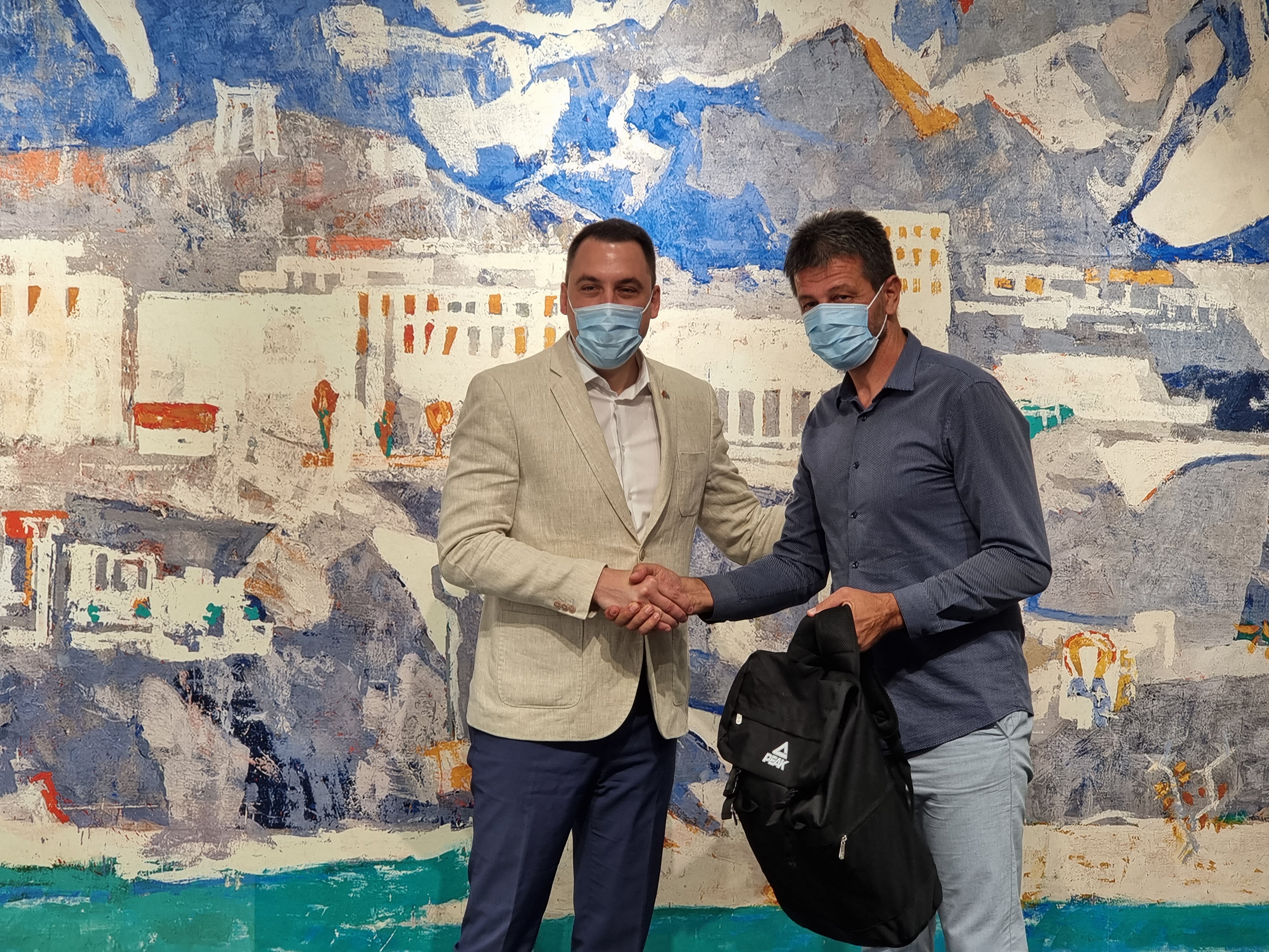 Glavni grad ponosan na istorijski uspjeh mlade košarkaške reprezentacije Crne Gore