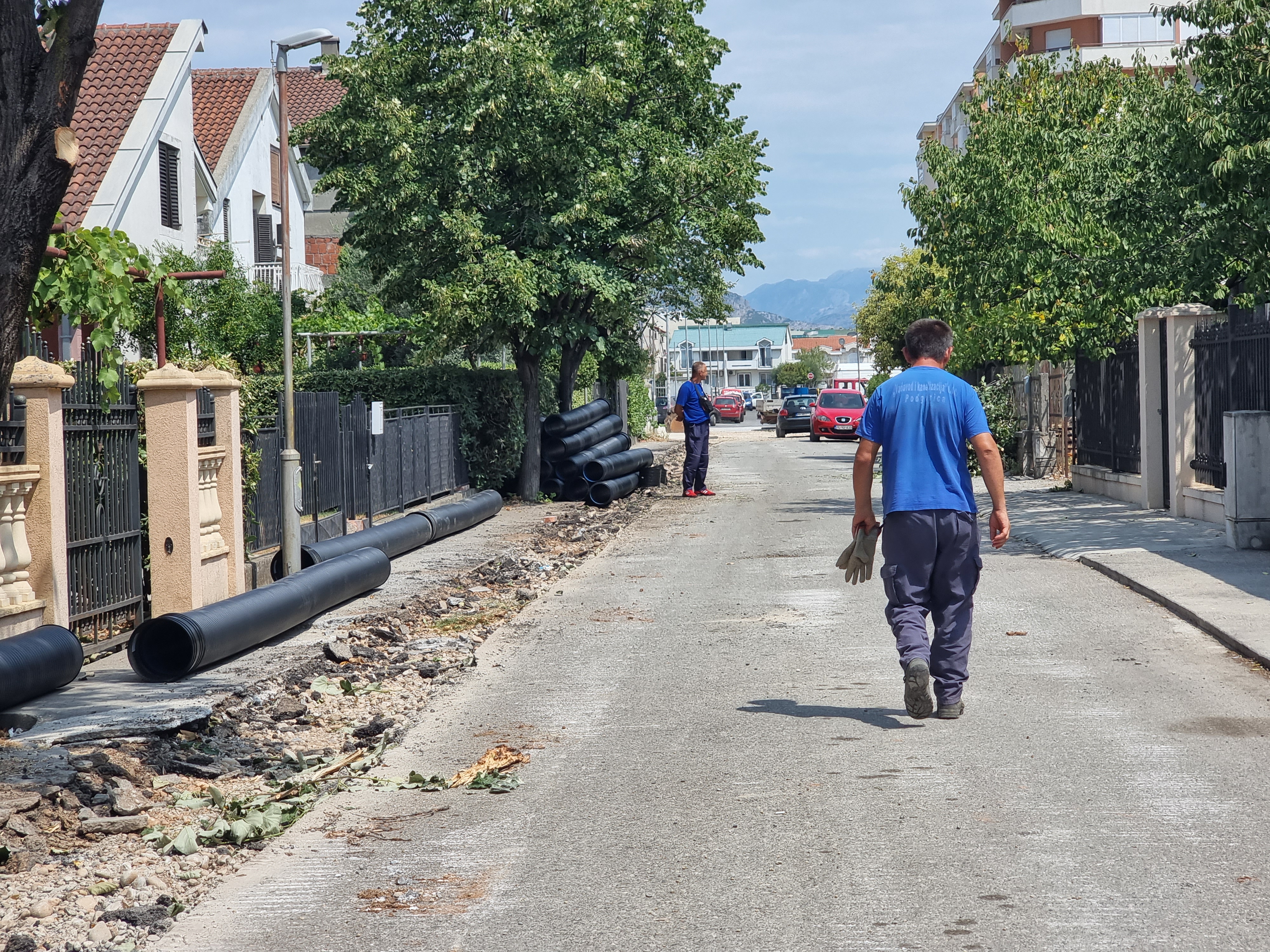 Počela izgradnja atmosferske kanalizacije u bočnim kracima Zmaj Jovine ulice