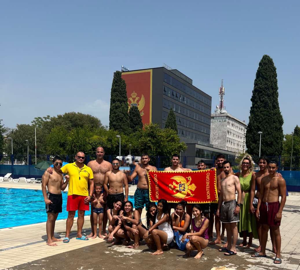 Kancelarija za RE nastavlja da radi na socijalnoj inkluziji; Na gradskim bazenima organizovana obuka i druženje za 20 pripadnika romske zajednice