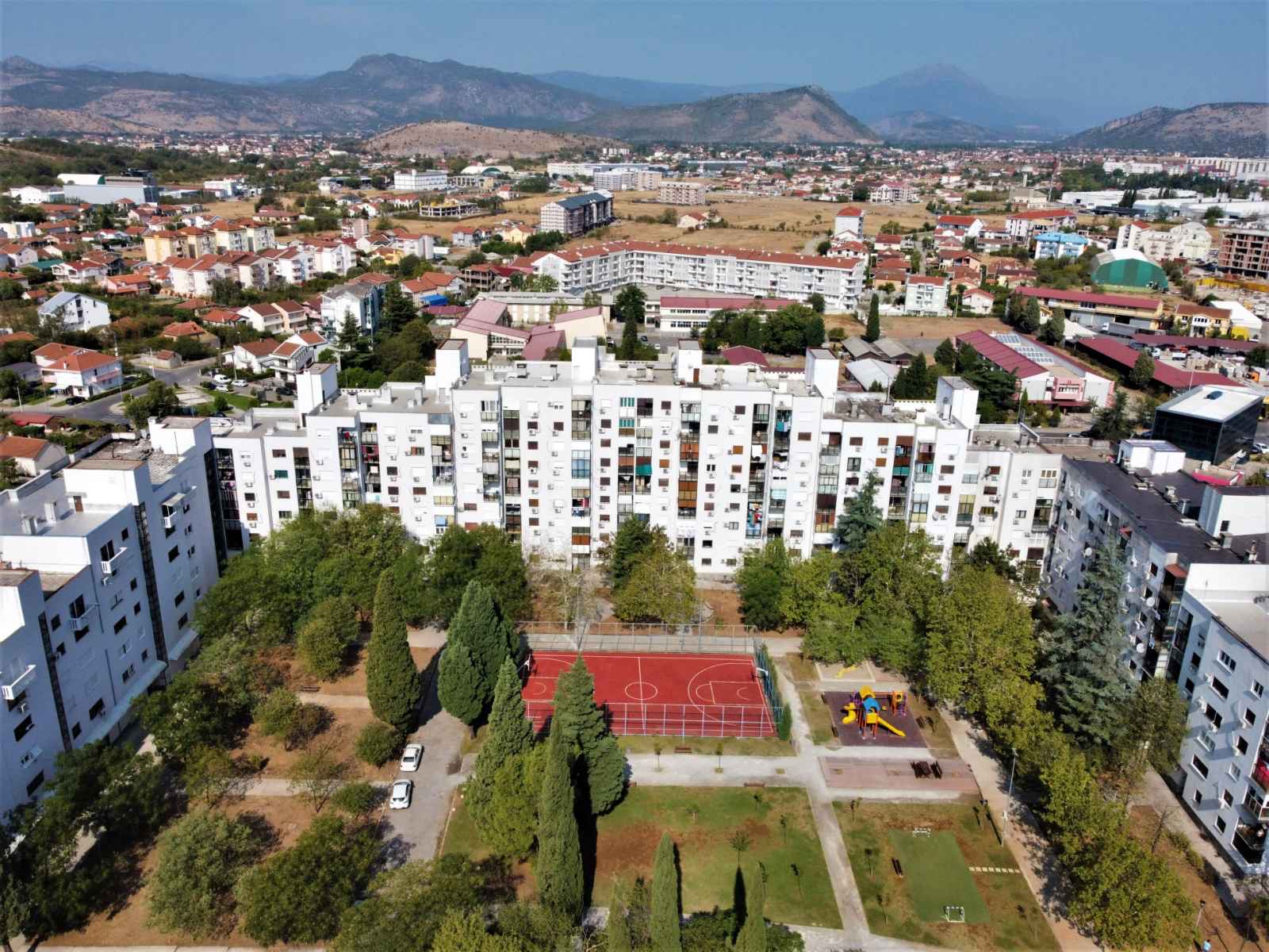 Jednoj od najvećih zgrada u Podgorici vraćen autentičan izgled; Radovi na zgradi Splićanka u završnoj fazi