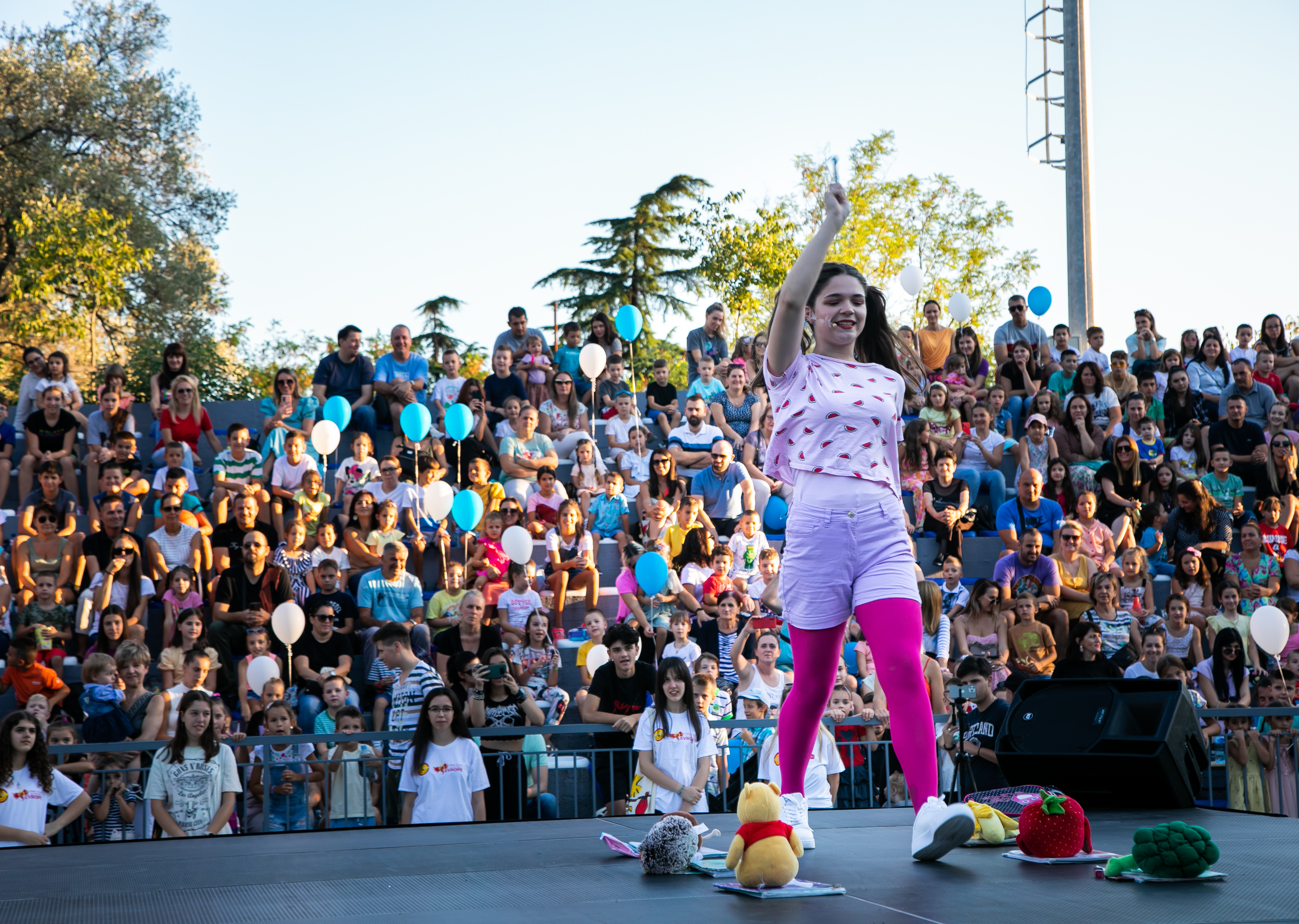 Na rekonstruisanom Stadionu malih sportova oživjeli još jednu tradiciju; Vuković poželio sreću i uspjeh školarcima