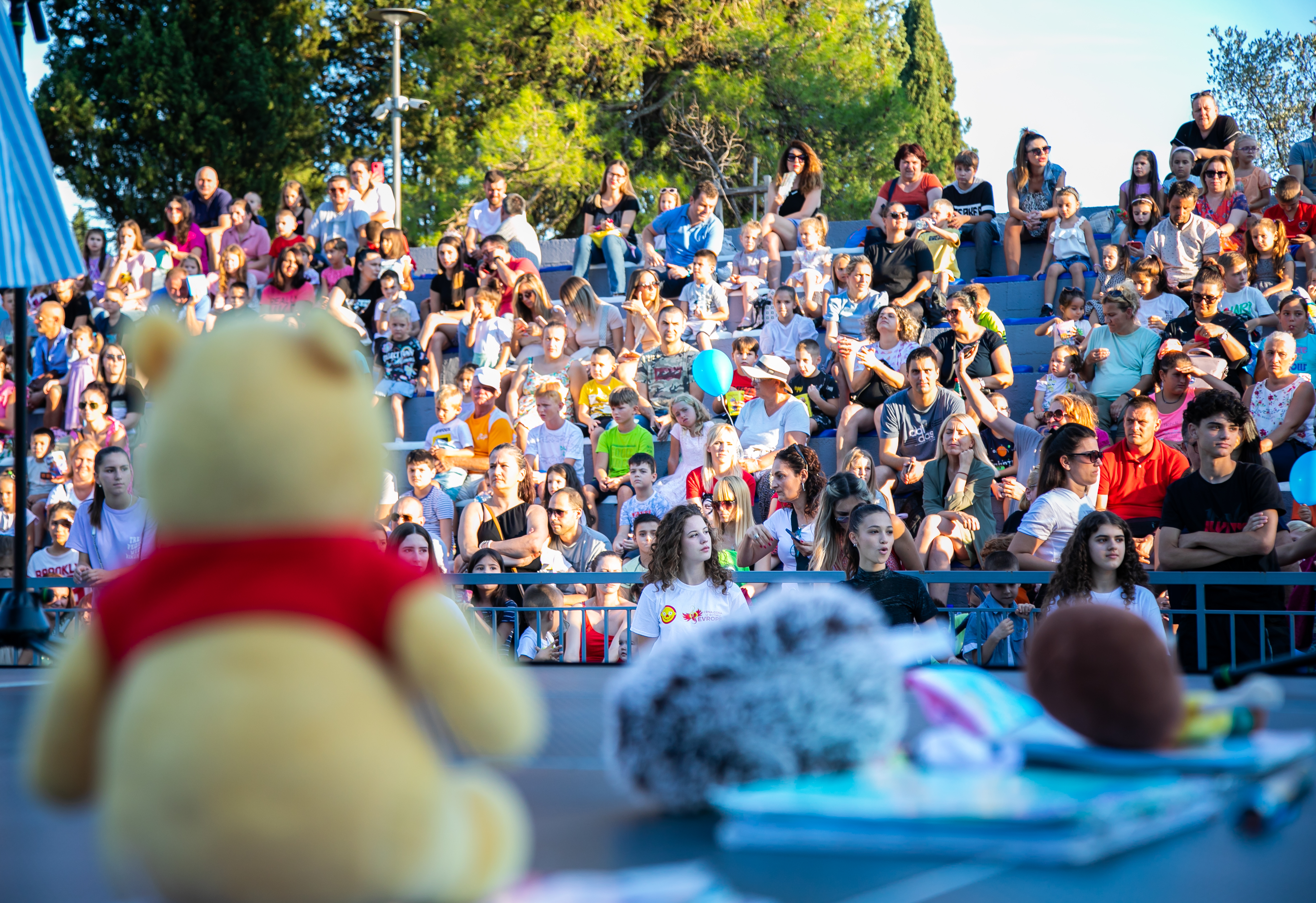 Na rekonstruisanom Stadionu malih sportova oživjeli još jednu tradiciju; Vuković poželio sreću i uspjeh školarcima