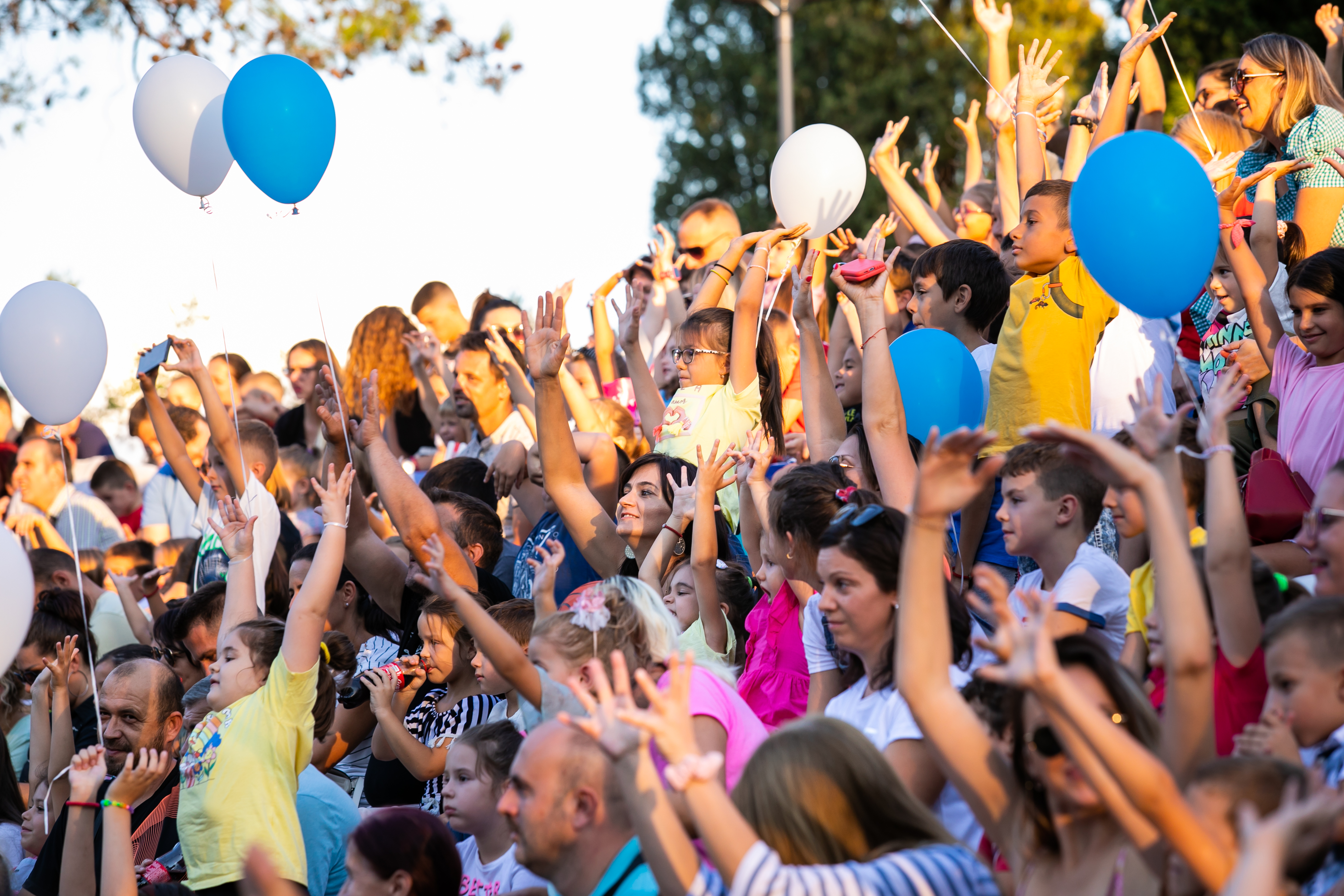 Na rekonstruisanom Stadionu malih sportova oživjeli još jednu tradiciju; Vuković poželio sreću i uspjeh školarcima