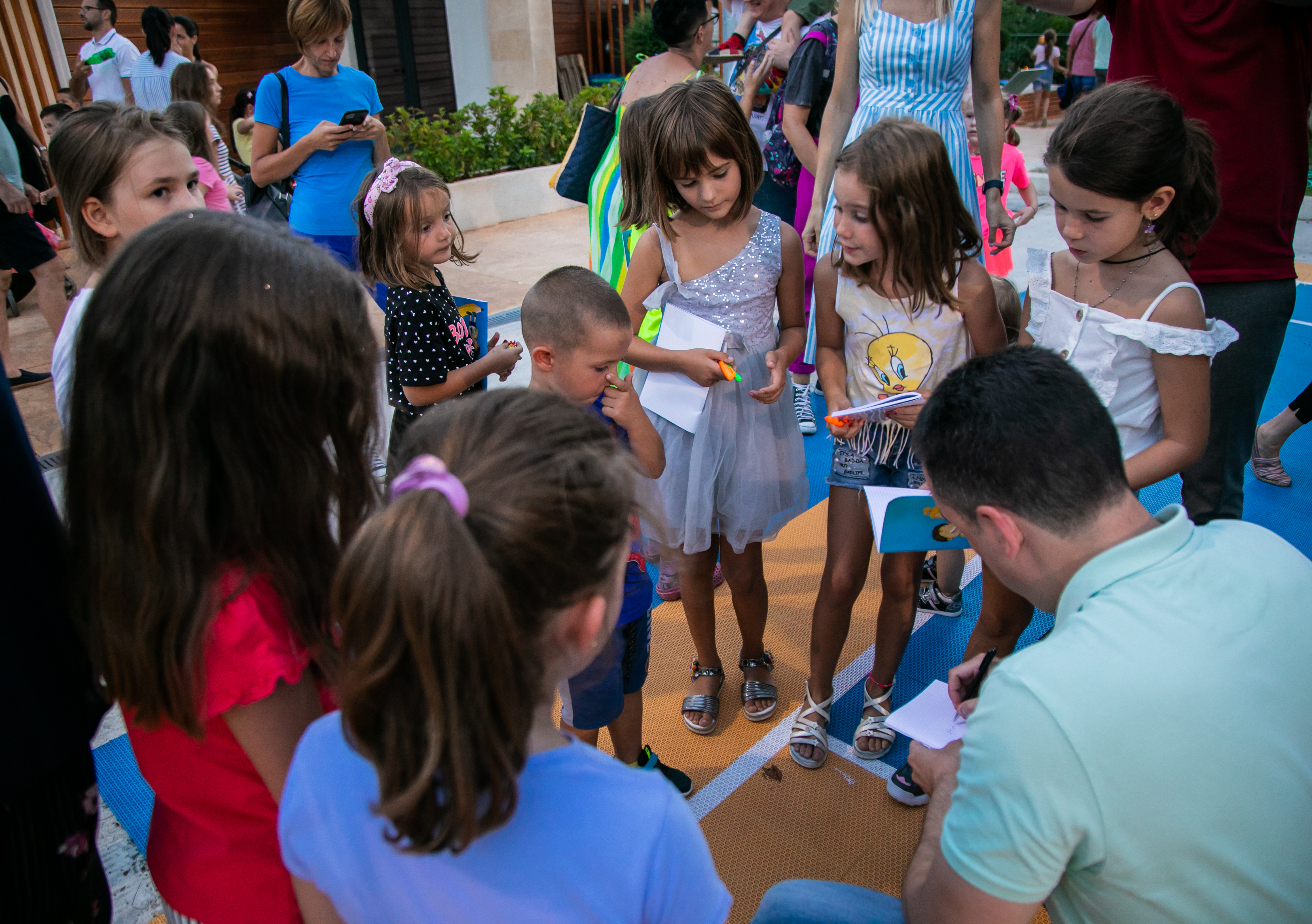Na rekonstruisanom Stadionu malih sportova oživjeli još jednu tradiciju; Vuković poželio sreću i uspjeh školarcima