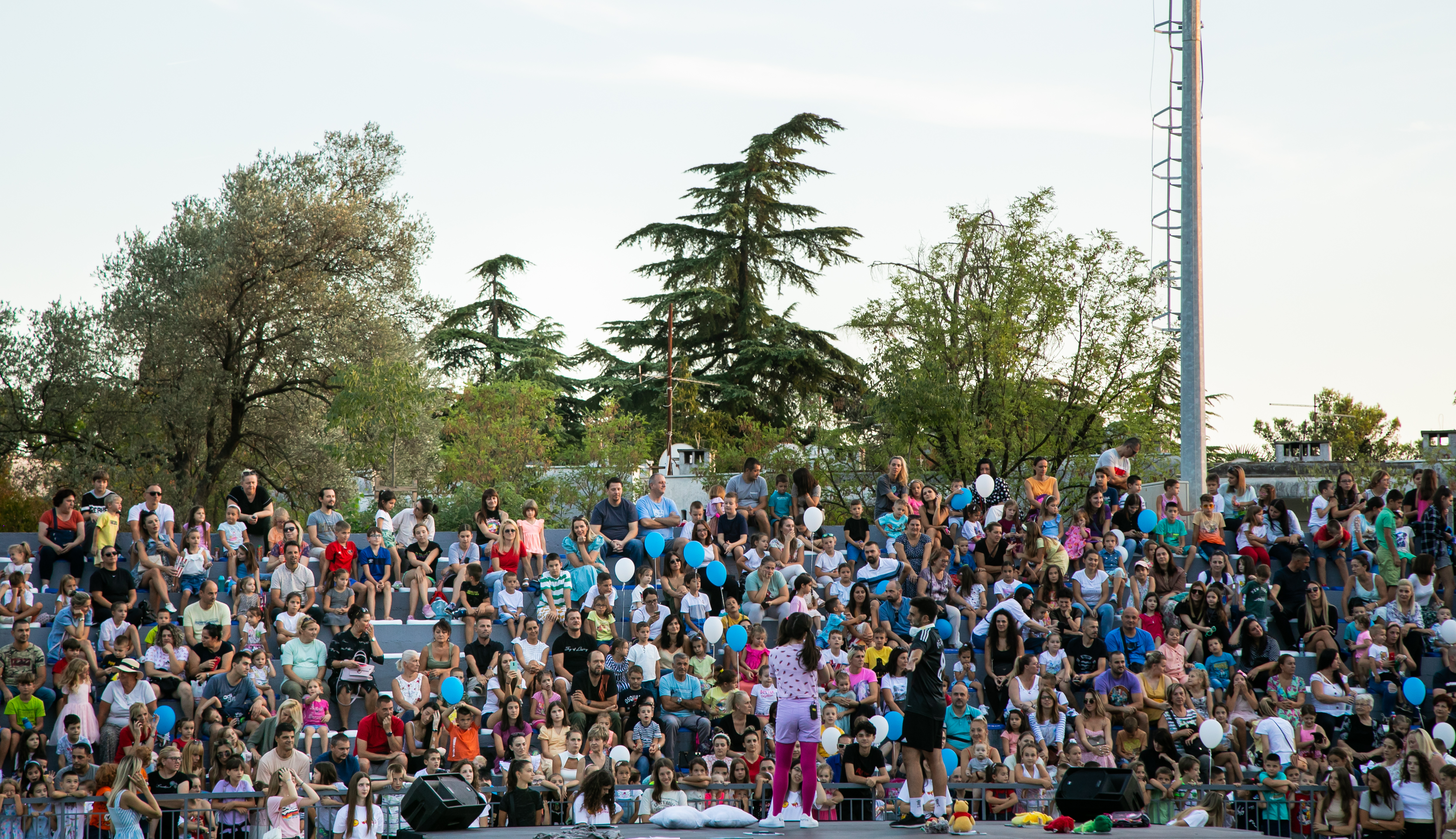 Na rekonstruisanom Stadionu malih sportova oživjeli još jednu tradiciju; Vuković poželio sreću i uspjeh školarcima