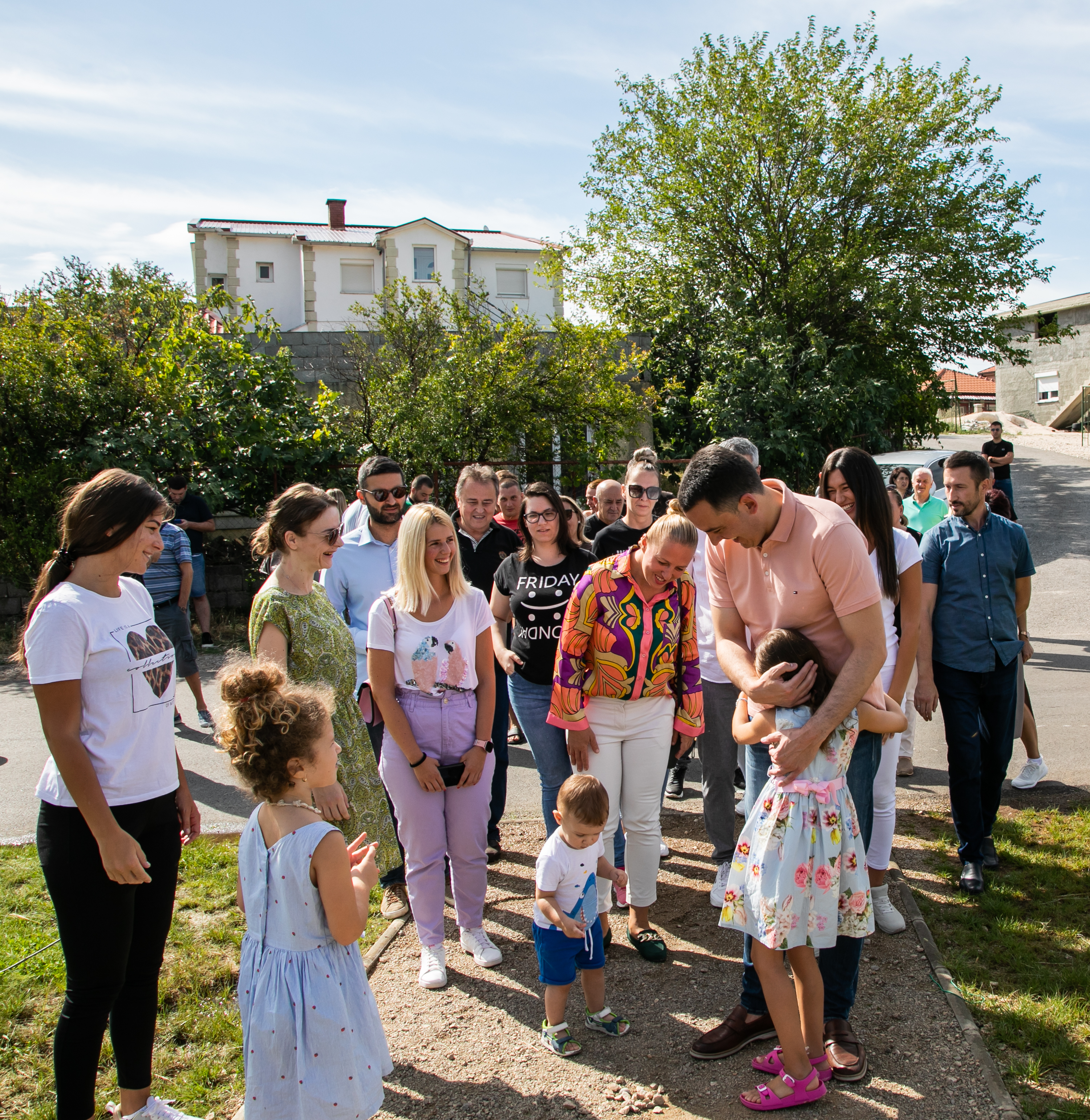 Značajno unaprijeđen kvalitet života više hiljada stanovnika Zlatice; Vuković najavio nova ulaganja u razvoj tog dijela grada