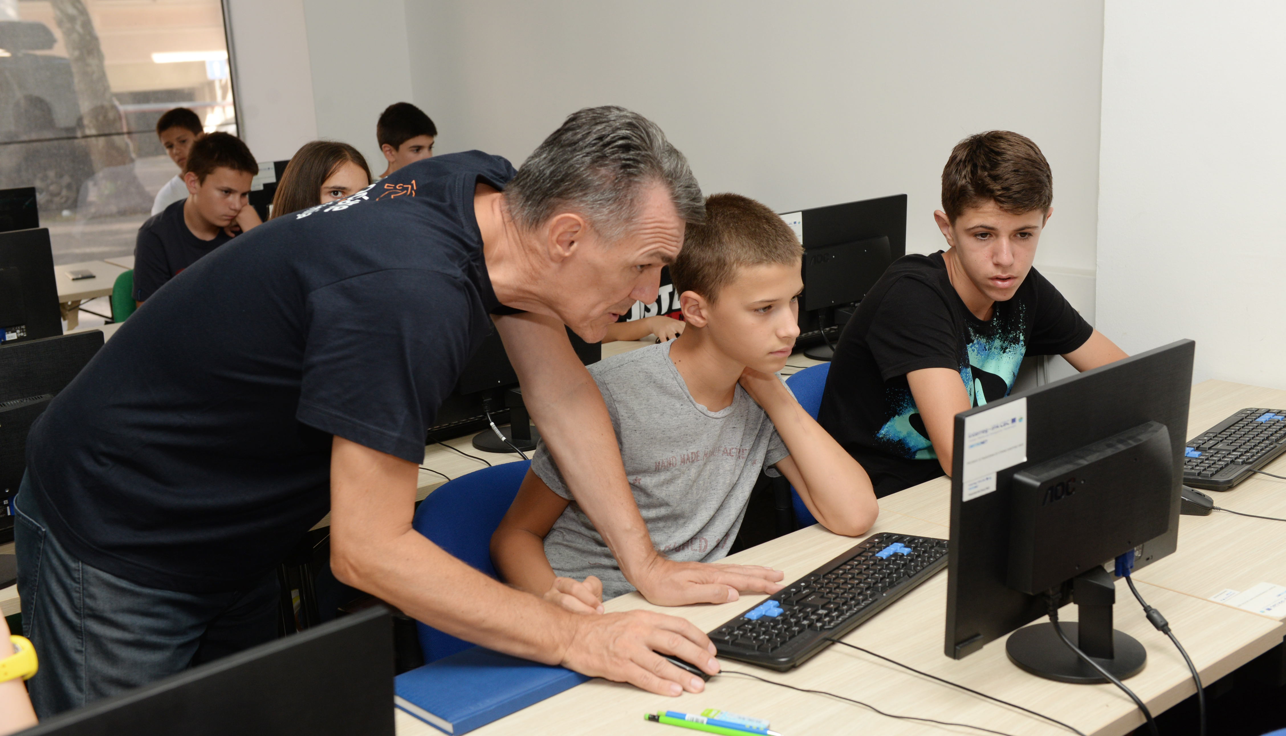 Počela ljetnja škola programiranja za osnovce