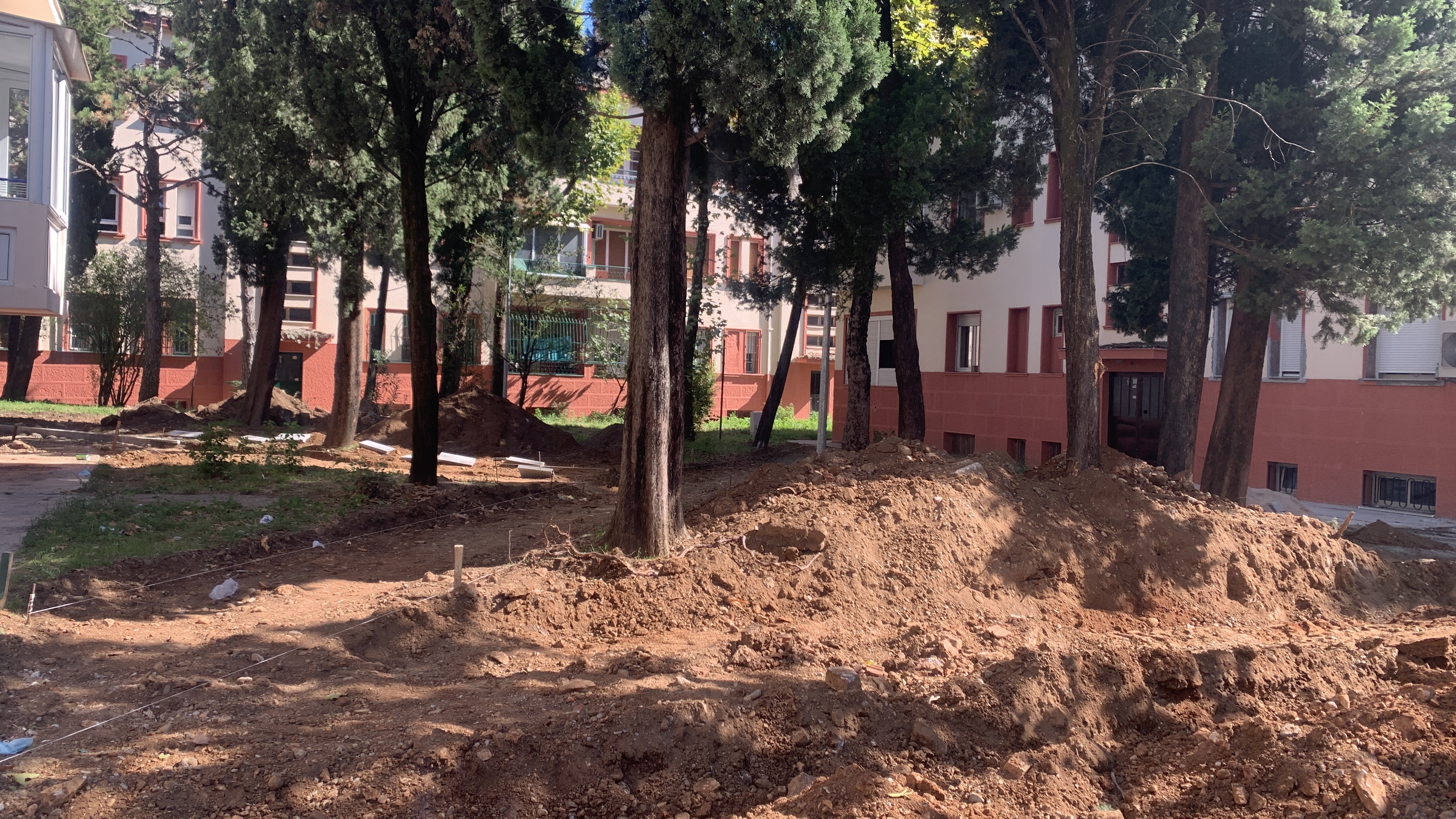 U toku radovi na pejzažnom uređenju u Ulici Omladinskih brigada