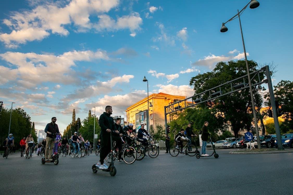Biciklistička revolucija u Podgorici se nastavlja; Na ulicama glavnog grada 1700 novih dvotočkaša