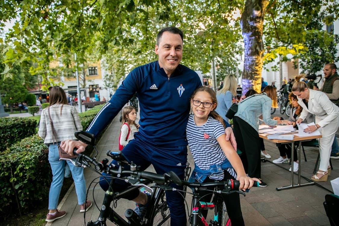 Biciklistička revolucija u Podgorici se nastavlja; Na ulicama glavnog grada 1700 novih dvotočkaša