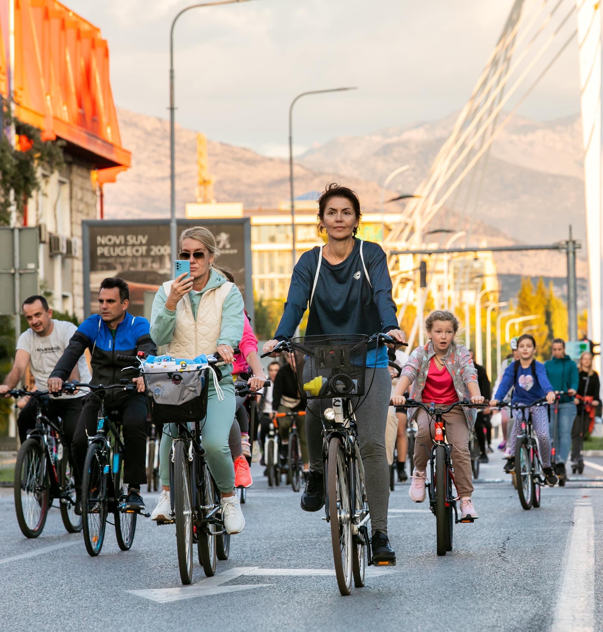 Biciklistička revolucija u Podgorici se nastavlja; Na ulicama glavnog grada 1700 novih dvotočkaša