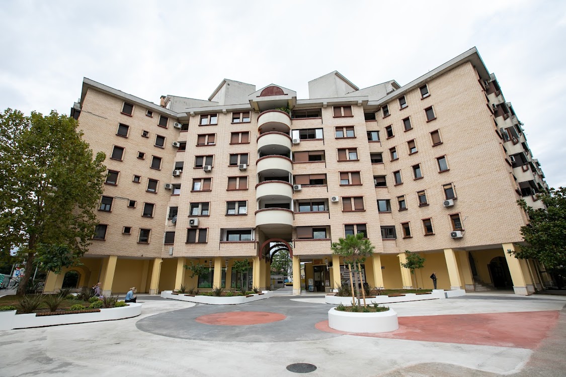 Vojni trg u Ulici Bratstva i jedinstva dobio potpuno novi izgled