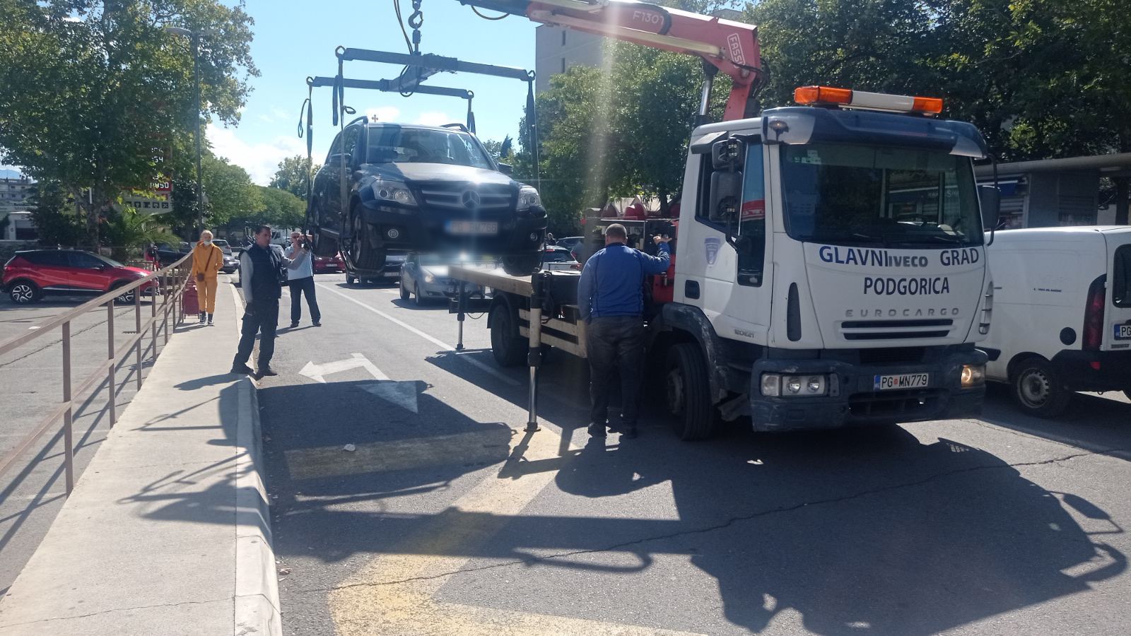 Komunalna inspekcija pojačala kontrolu nepropisnog parkiranja na autobuskim stajalištima