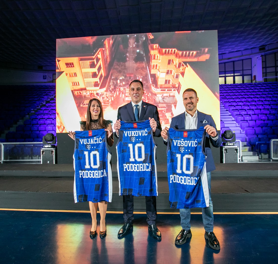 Plava noć: Predstavljena ekipa Košarkaškog kluba "Budućnost" Voli za sezonu 2022/23