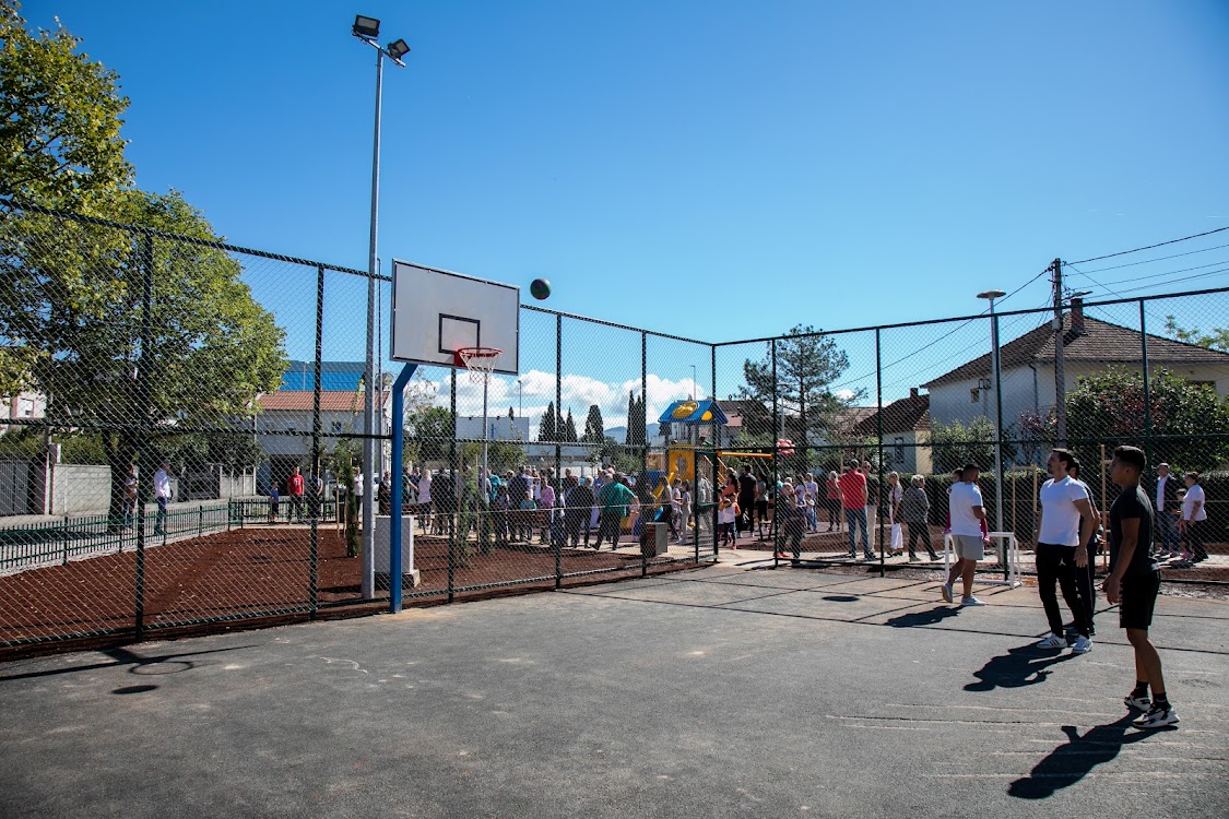 I stanovnici Ulice Miladina Popovića dobili mjesto za igru, druženje i rekreaciju