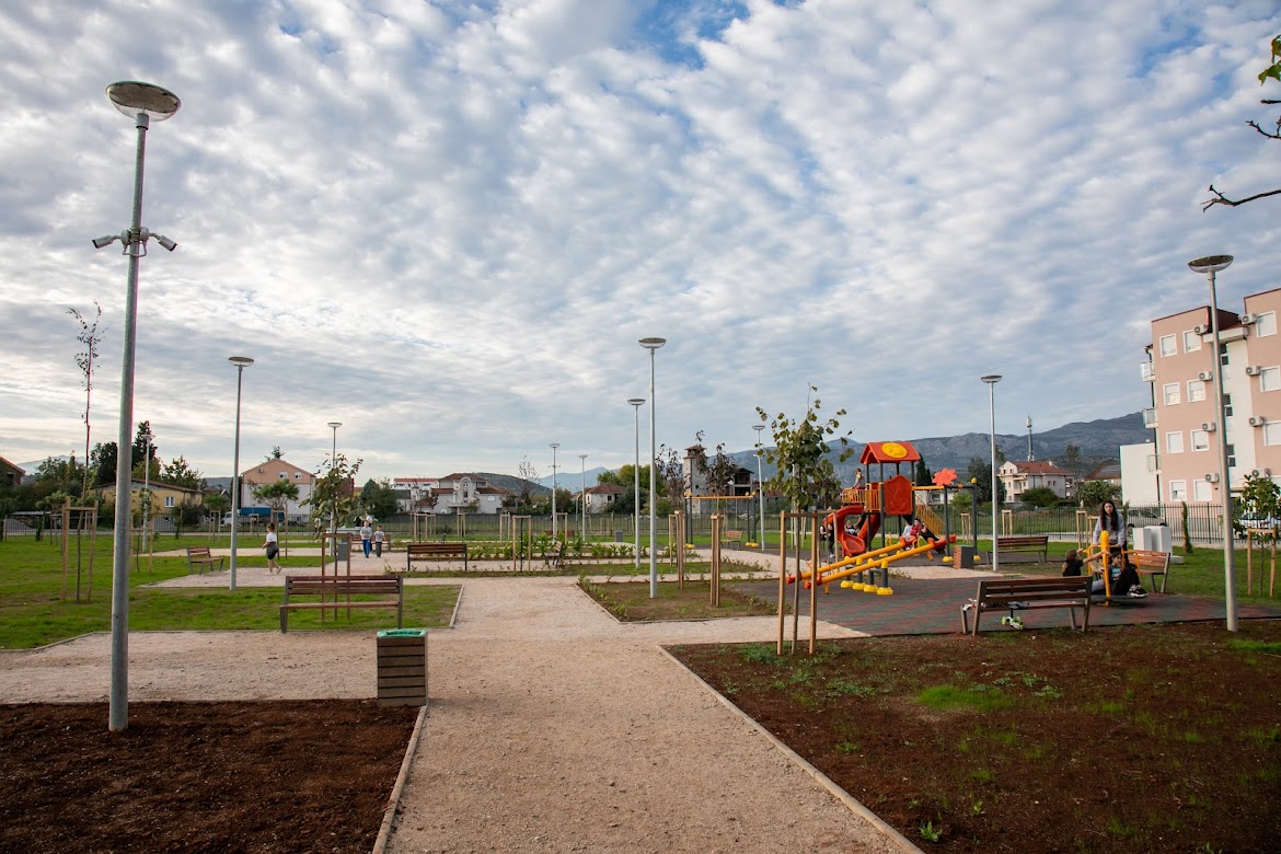 Park sa brojnim sadržajima u Ulici Ludvika Kube za sve generacije