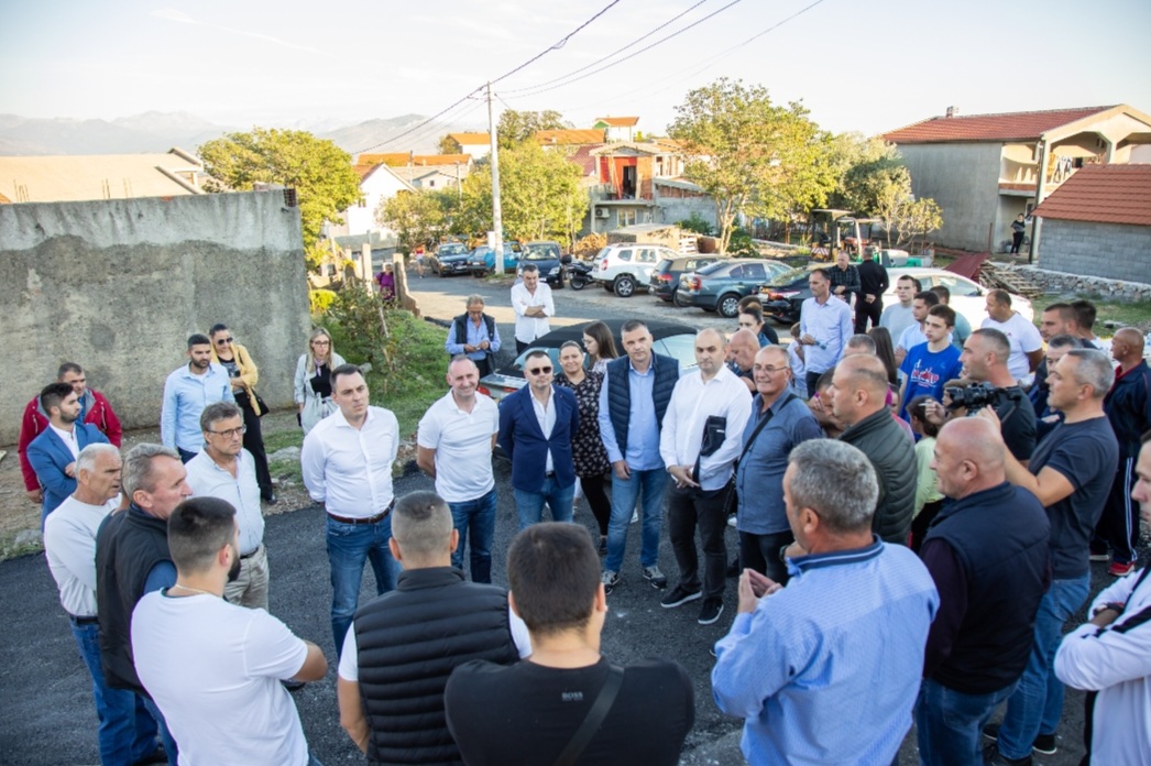 Nakon što su mještani Dajbabskog brda dobili vodu, uređena i putna infrastruktura