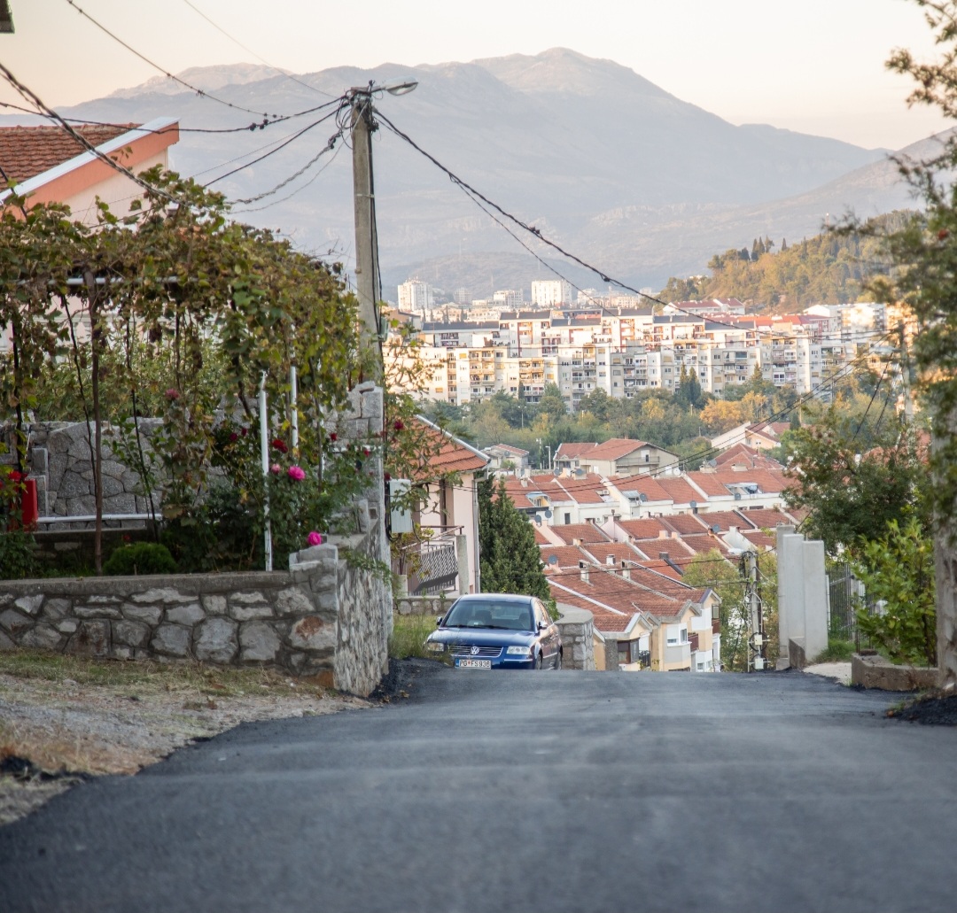 Nakon što su mještani Dajbabskog brda dobili vodu, uređena i putna infrastruktura