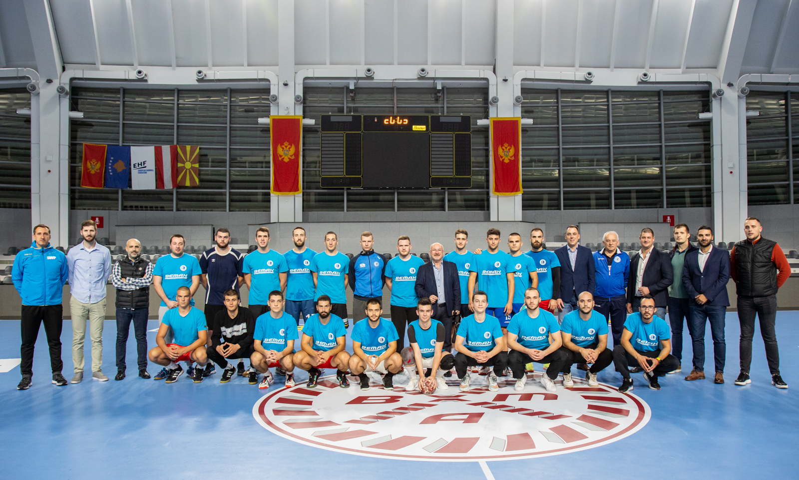 Vuković sa rukometašima: Glavni grad stvorio odlične uslove za rad MRK "Budućnost"