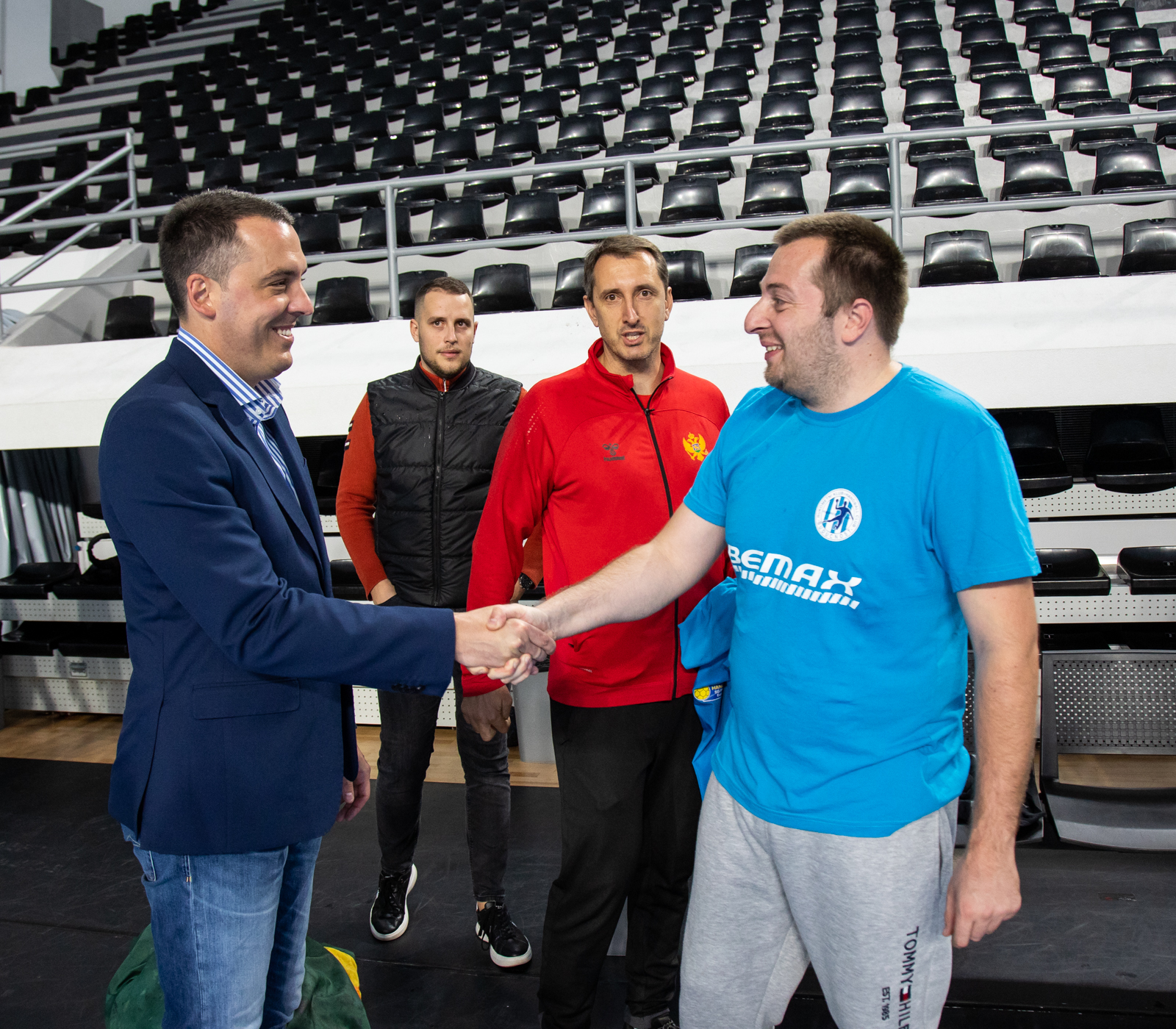 Vuković sa rukometašima: Glavni grad stvorio odlične uslove za rad MRK "Budućnost"