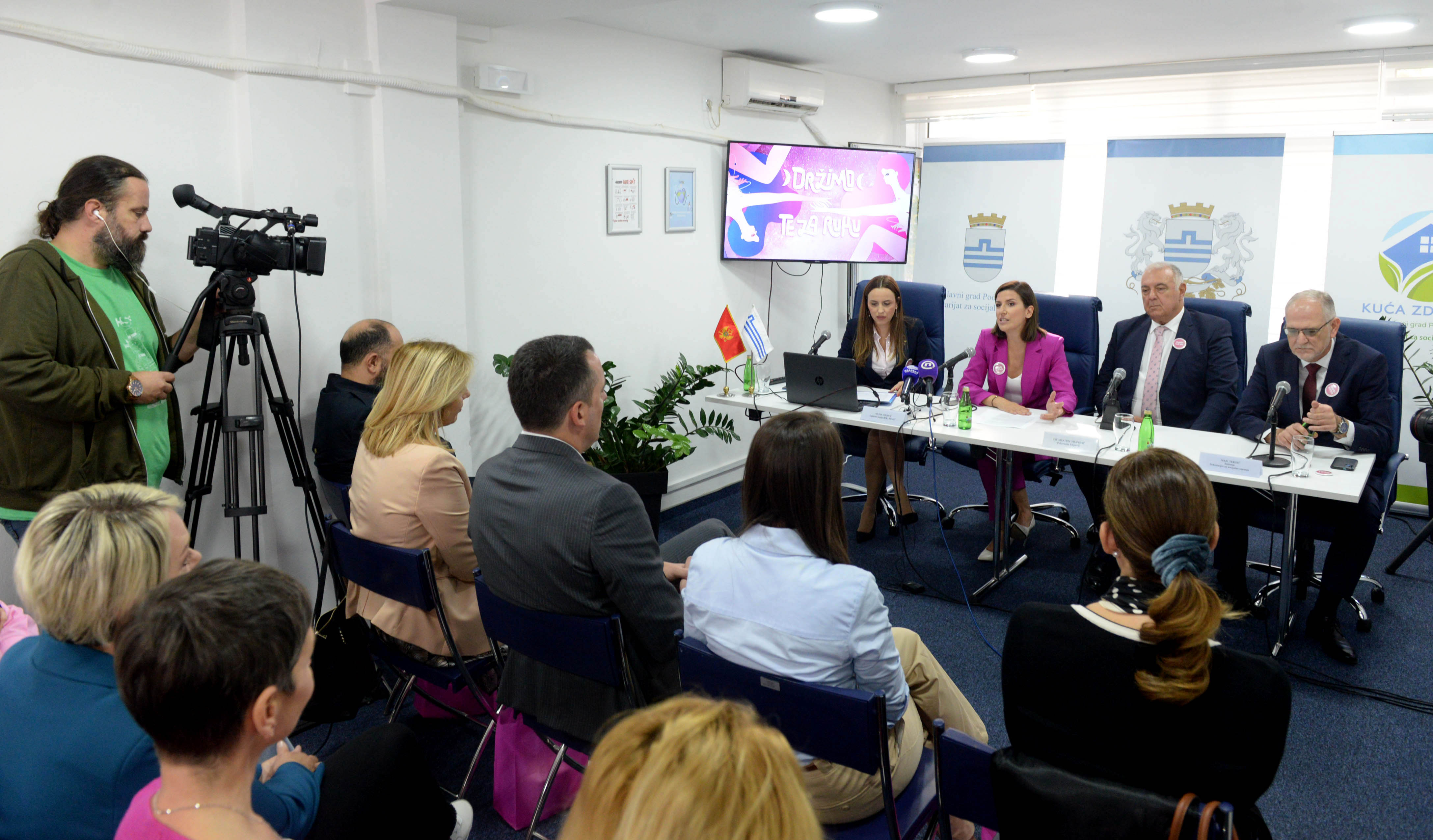 Držimo te za ruku - U narednih 90 dana svim ženama u Podgorici biće dostupan besplatan eho pregled dojki