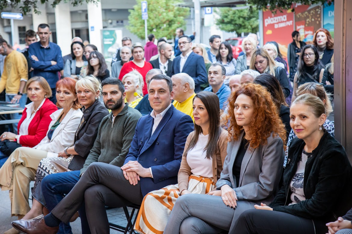 Novo mjesto okupljanja za ljubitelje pisane riječi; U Ulici slobode otvorena Podgorička knjižara