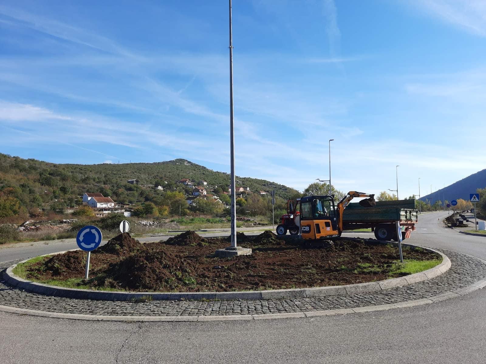 Novi drvoredi i radovi na pejzažnom uređenje u Ulici SKOJ-a