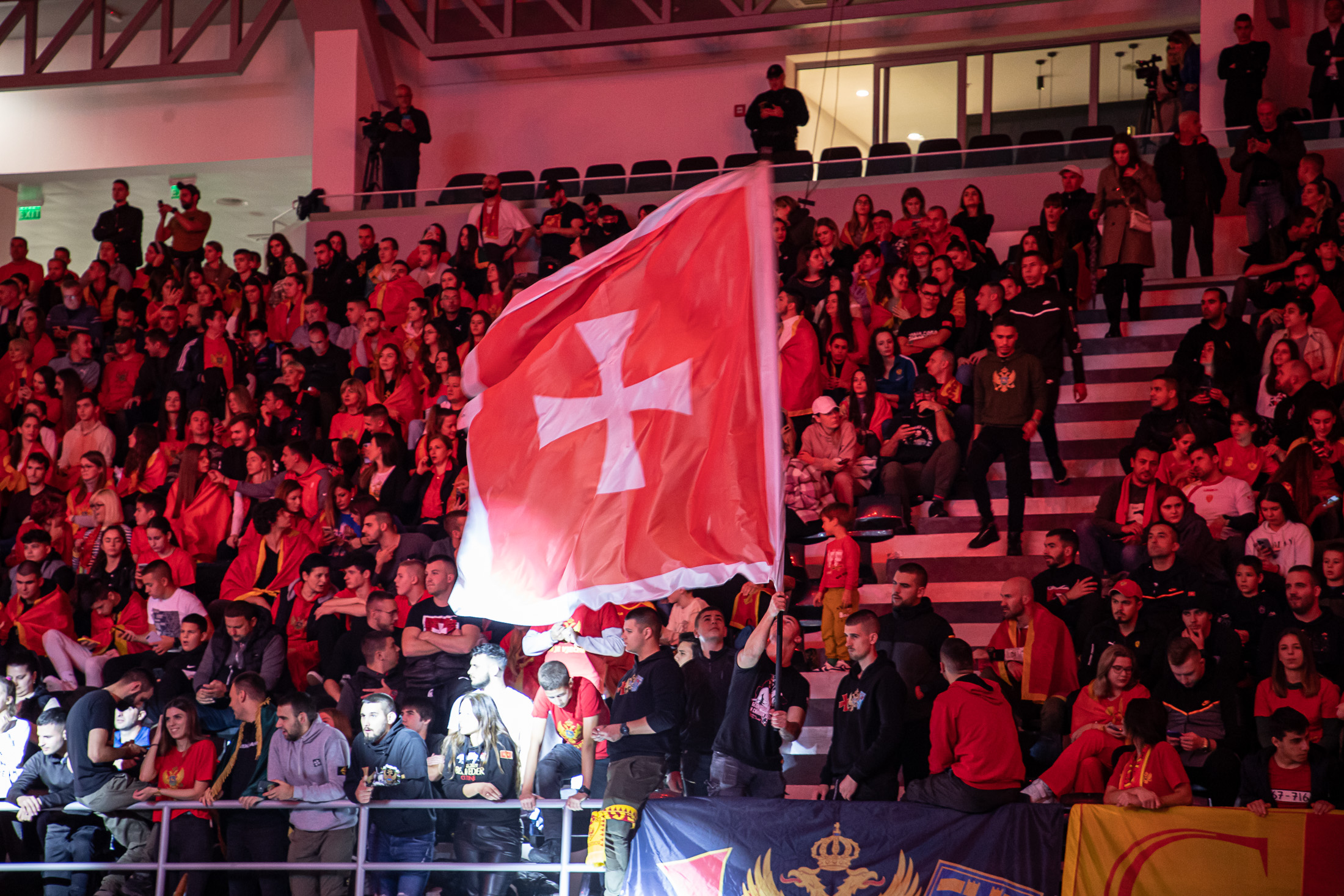 Spektakularna proslava bronzane medalje u Podgorici; Vuković: Hvala djevojkama na velikom uspjehu i posebnom odnosu prema dresu sa državnim grbom