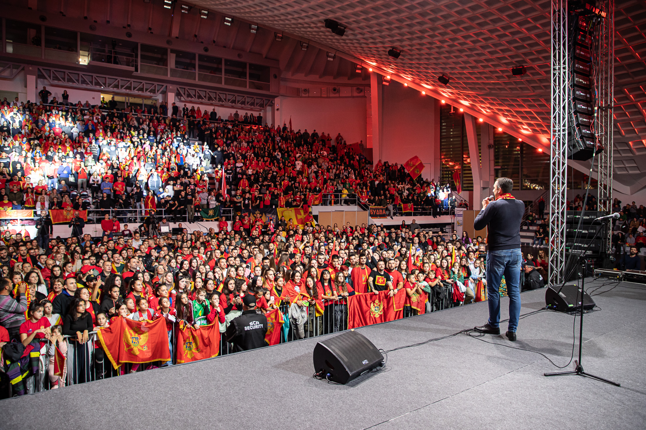 Spektakularna proslava bronzane medalje u Podgorici; Vuković: Hvala djevojkama na velikom uspjehu i posebnom odnosu prema dresu sa državnim grbom