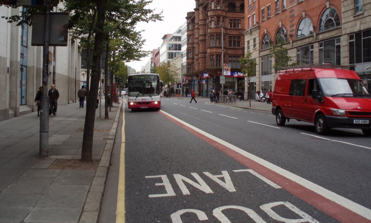 Podgorica uskoro dobija 29 novih autobusa i posebnu saobraćajnu traku za javni i auto-taksi prevoz