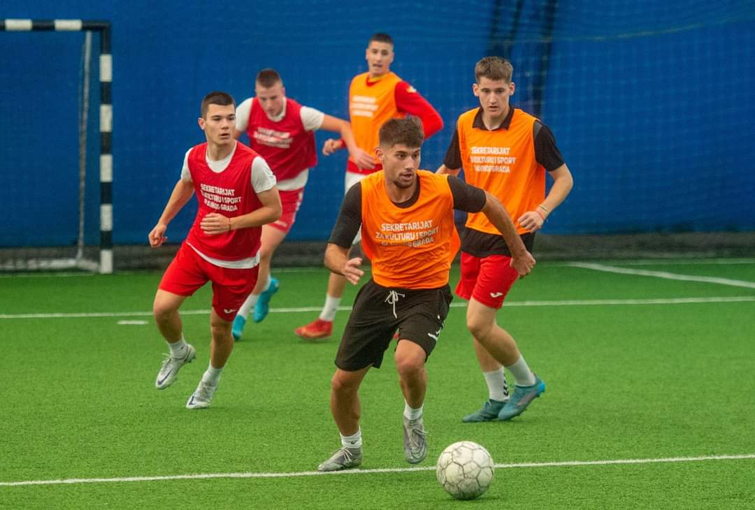 "Srednjoškolci Podgorici'': Učenici Srednje elektrotehničke škole i Gimnazije pobjednici turnira u malom fudbalu